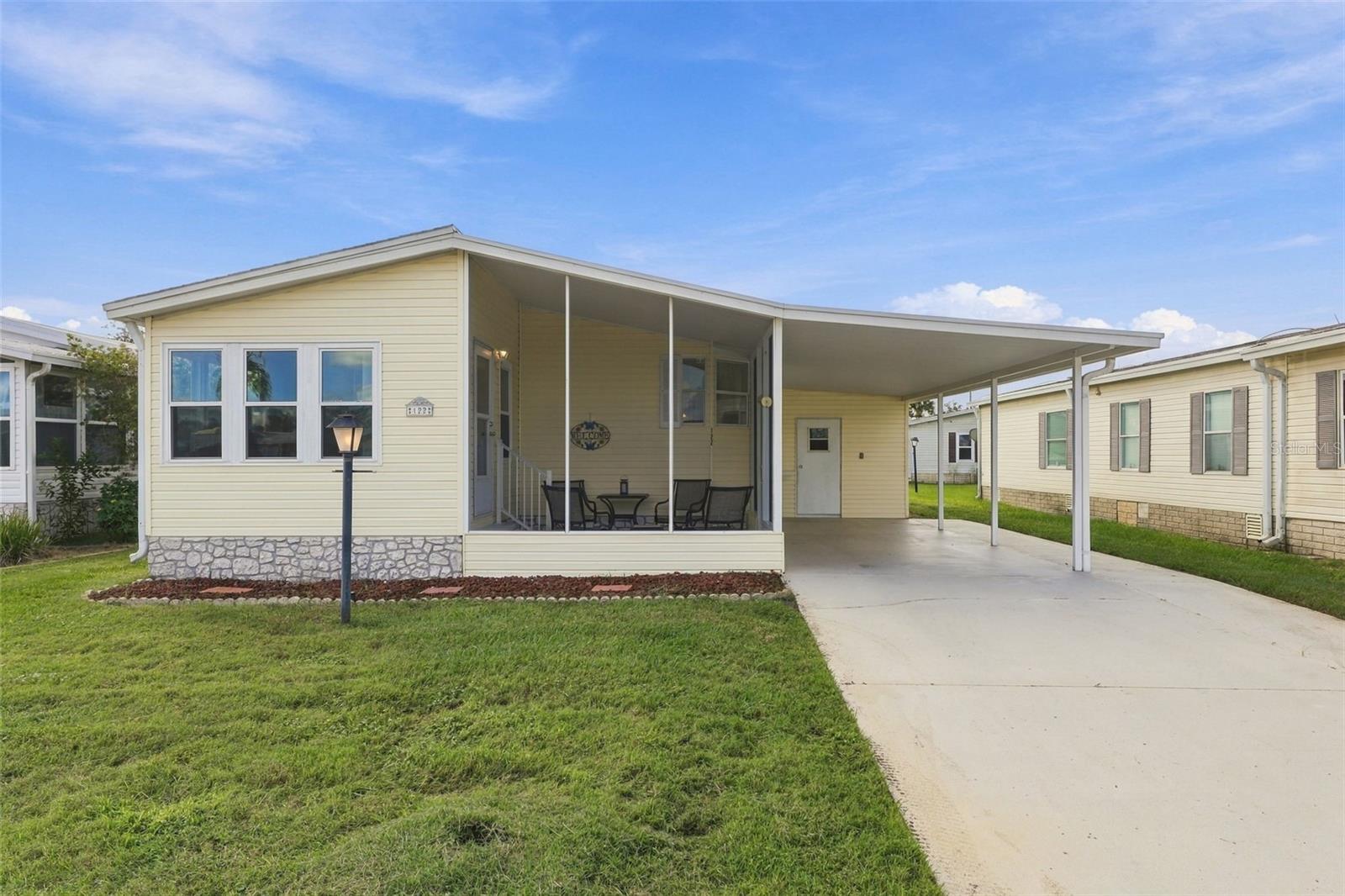 Manufactured Home at 122 DOUGLAS PARK AVE, DAVENPORT, photo 2 of 26