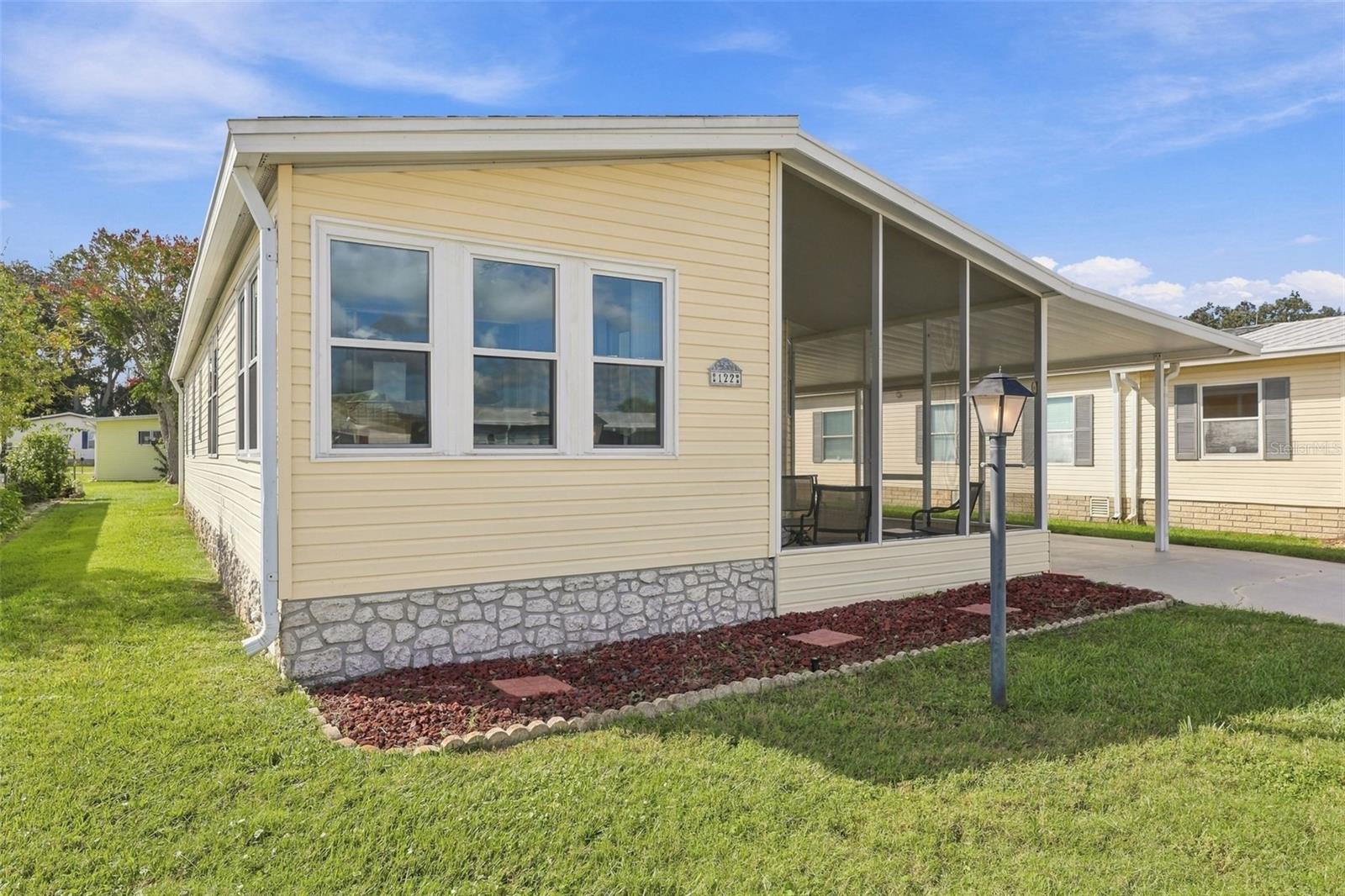 Manufactured Home at 122 DOUGLAS PARK AVE, DAVENPORT, photo 3 of 26