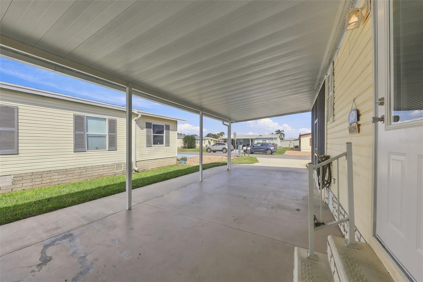 Manufactured Home at 122 DOUGLAS PARK AVE, DAVENPORT, photo 4 of 26