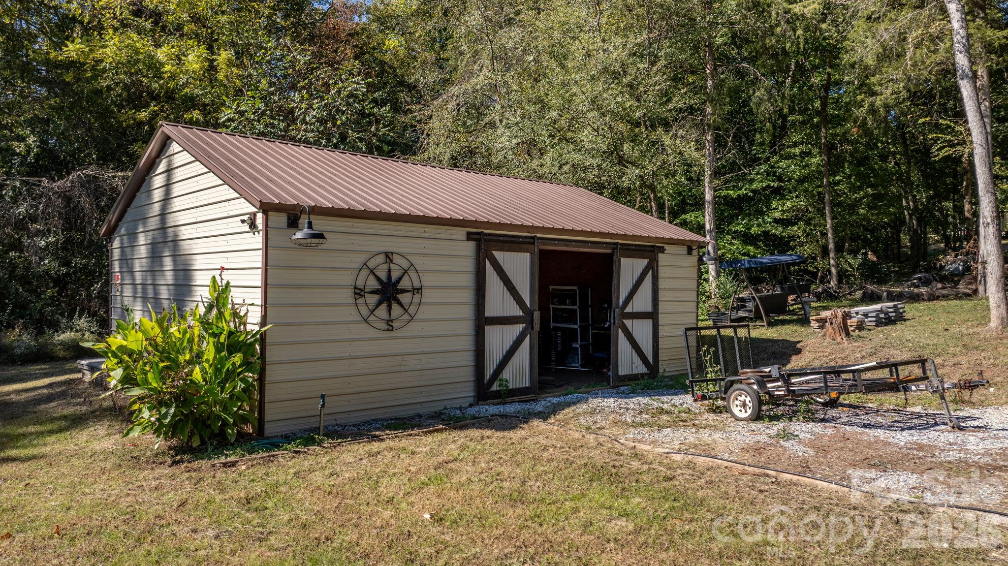 Barn that has power ran to it - 1190 Hinsdale Avenue, Mt Ulla