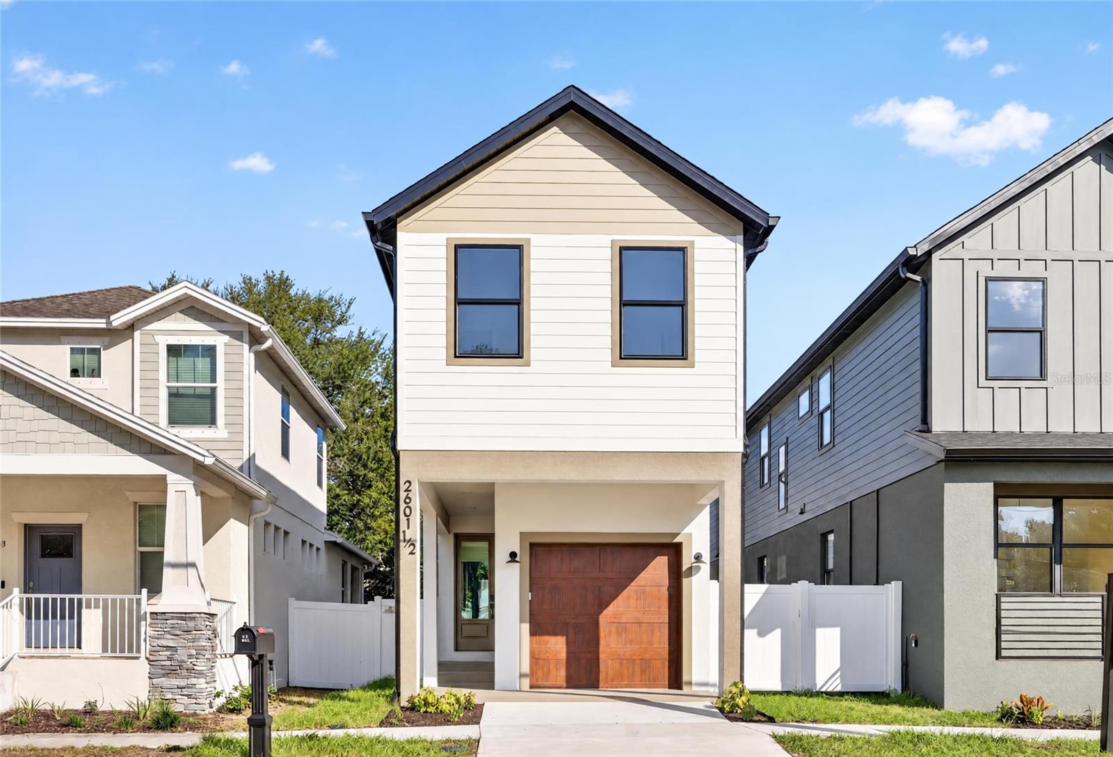 2601 N 1/2 ALBANY AVE
