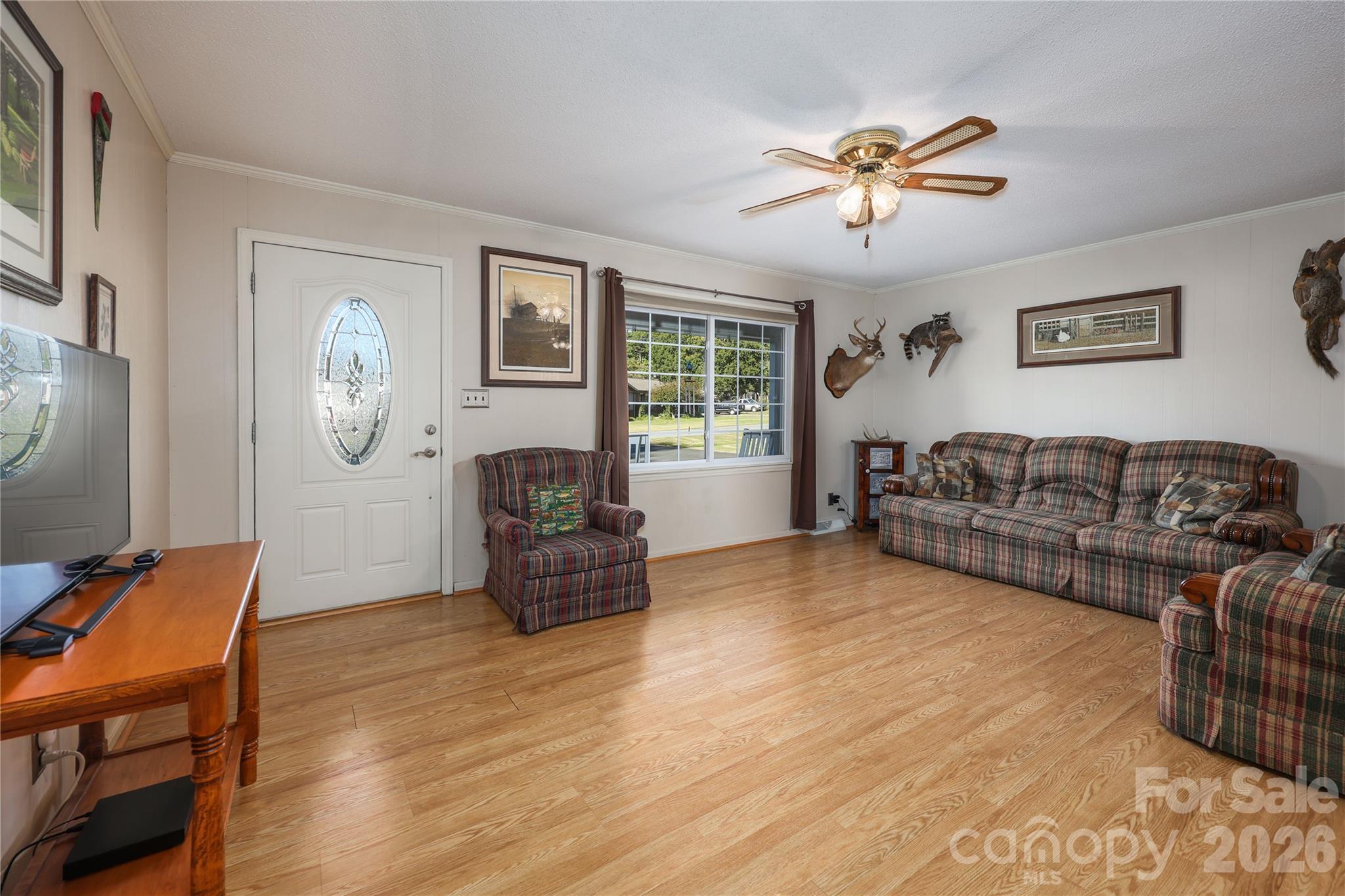 Front door opening into living room - 149 Seeley Drive, Denton