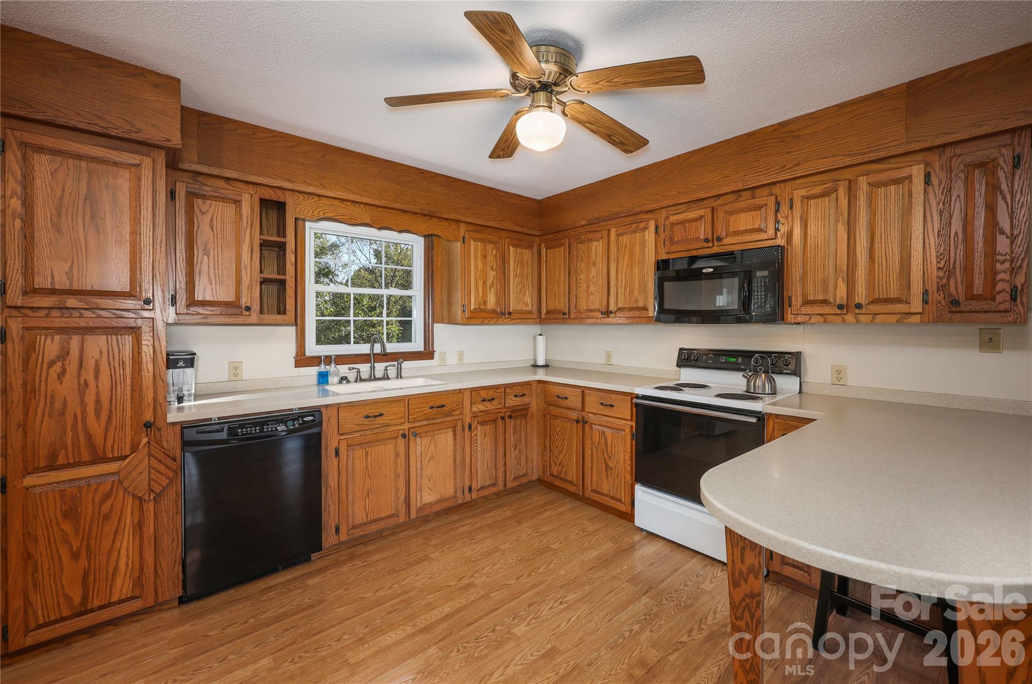 Kitchen - 149 Seeley Drive, Denton