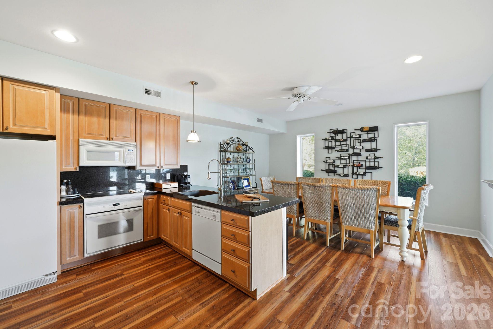 Single Family Residence at 47 Hamiltons Ferry Road, Lake Wylie, photo 28 of 47