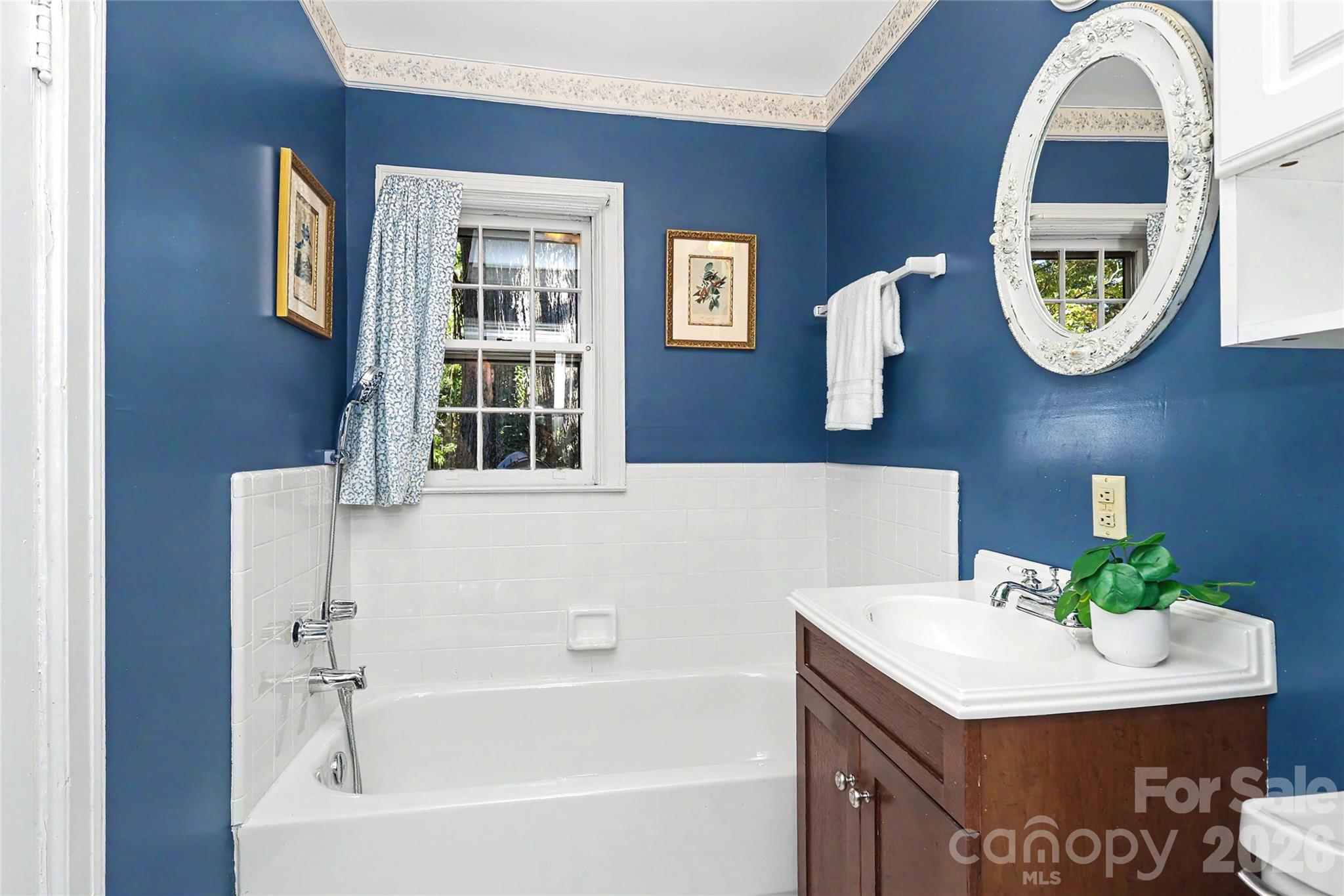 Full bath off primary - 1933 Park Road, Charlotte