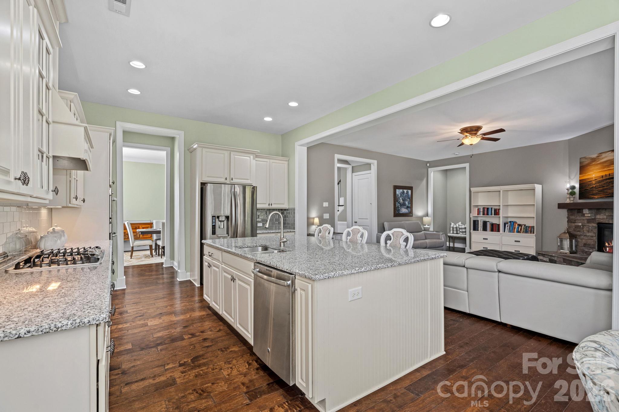 Single Family Residence at 8322 Marigold Place, Harrisburg, photo 12 of 48