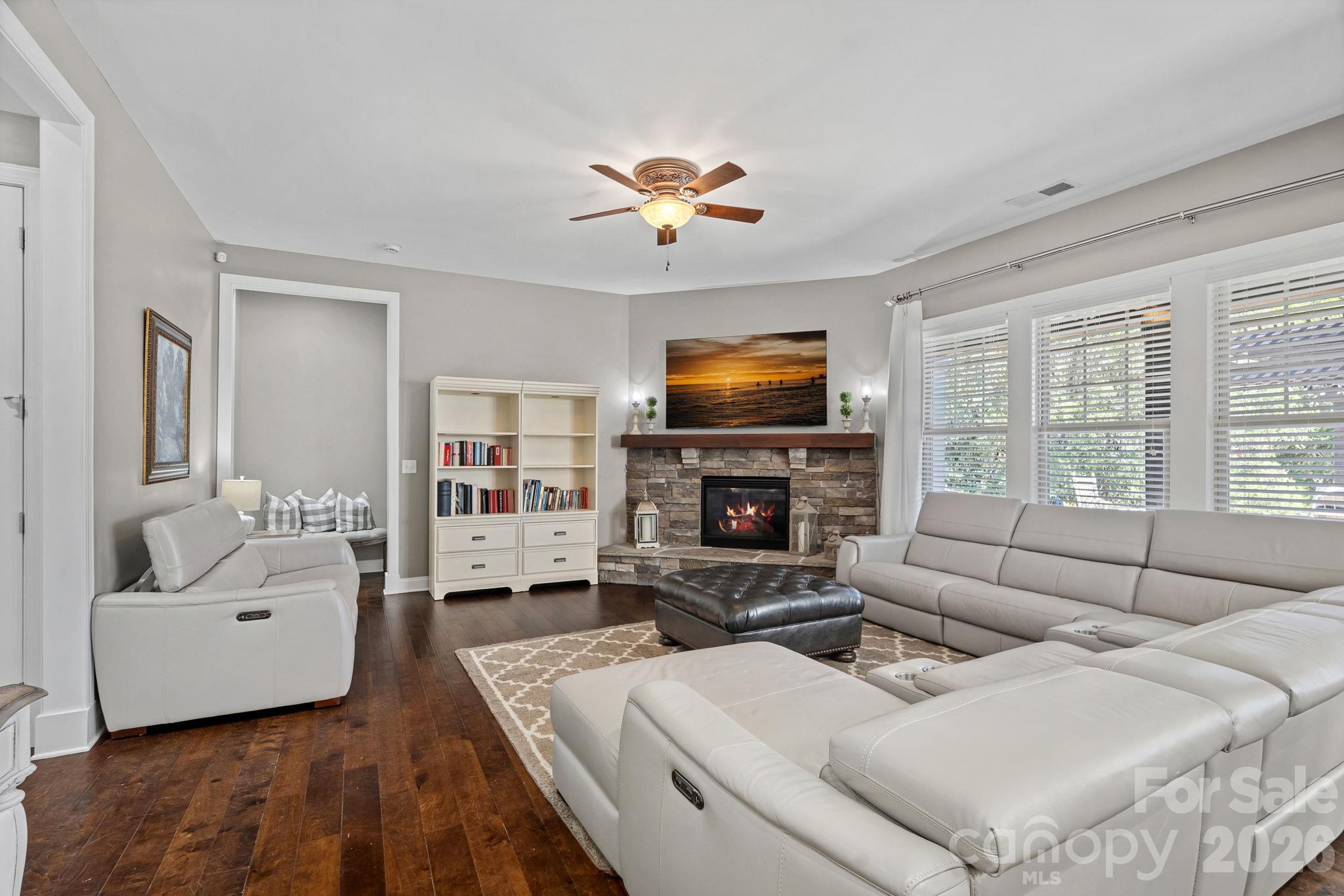 Single Family Residence at 8322 Marigold Place, Harrisburg, photo 15 of 48