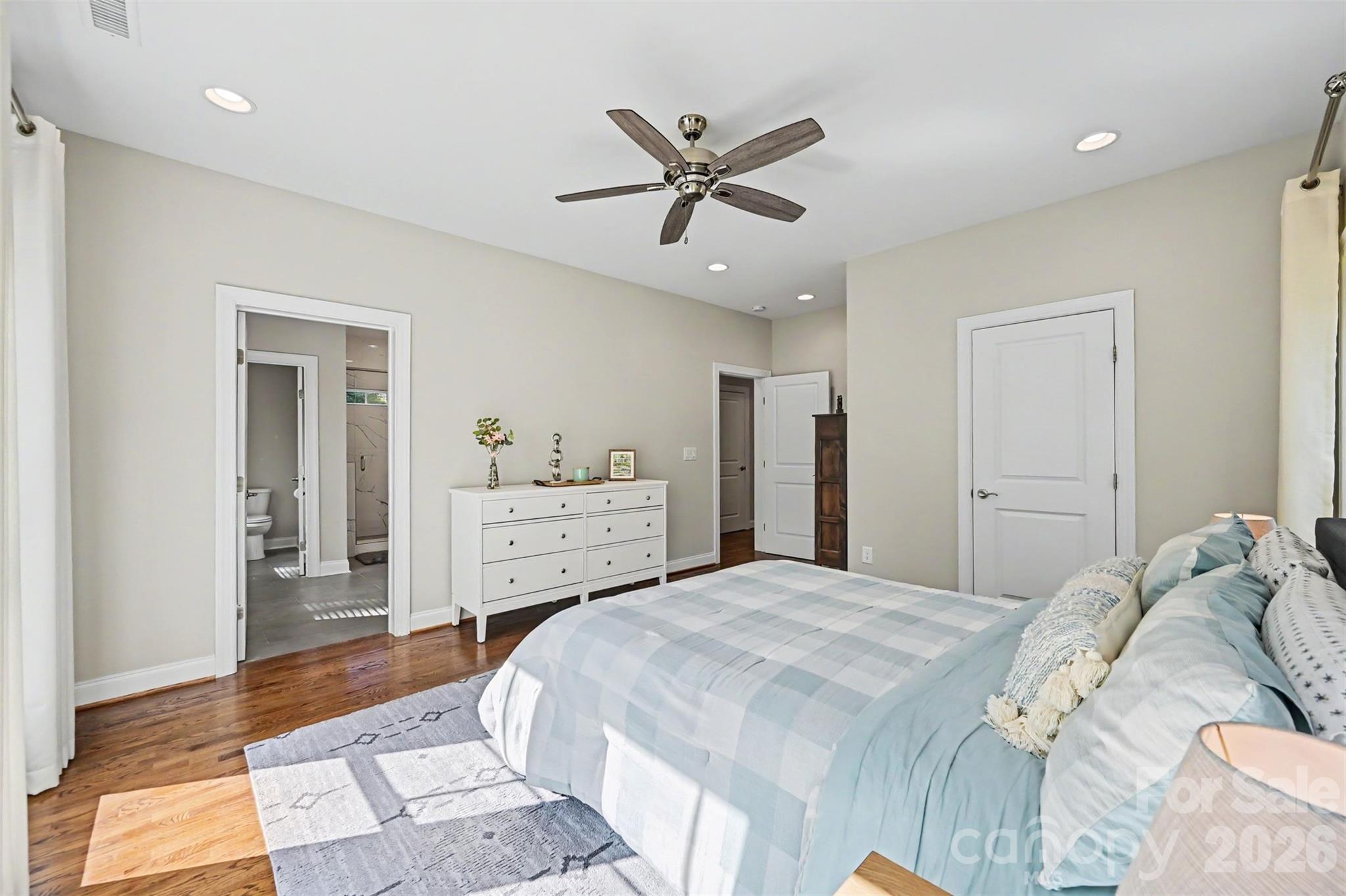 Single Family Residence at 1727 Lake Drive, Charlotte, photo 16 of 48