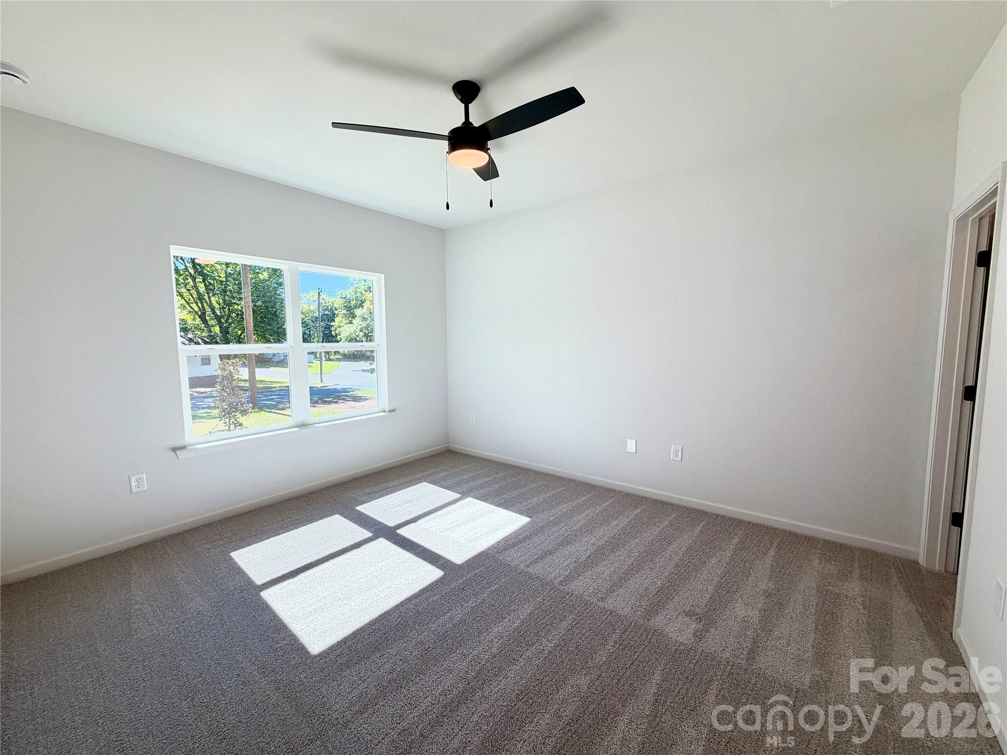 Single Family Residence at 1028 Saratoga Drive, Charlotte, photo 12 of 15