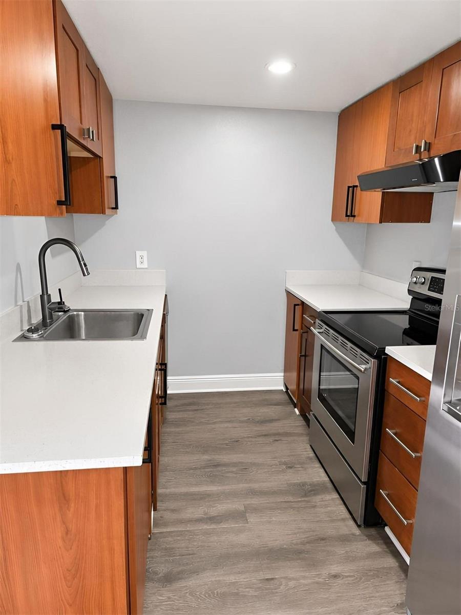 Triplex at 721 FOSTER AVE, WINTER GARDEN, photo 5 of 19