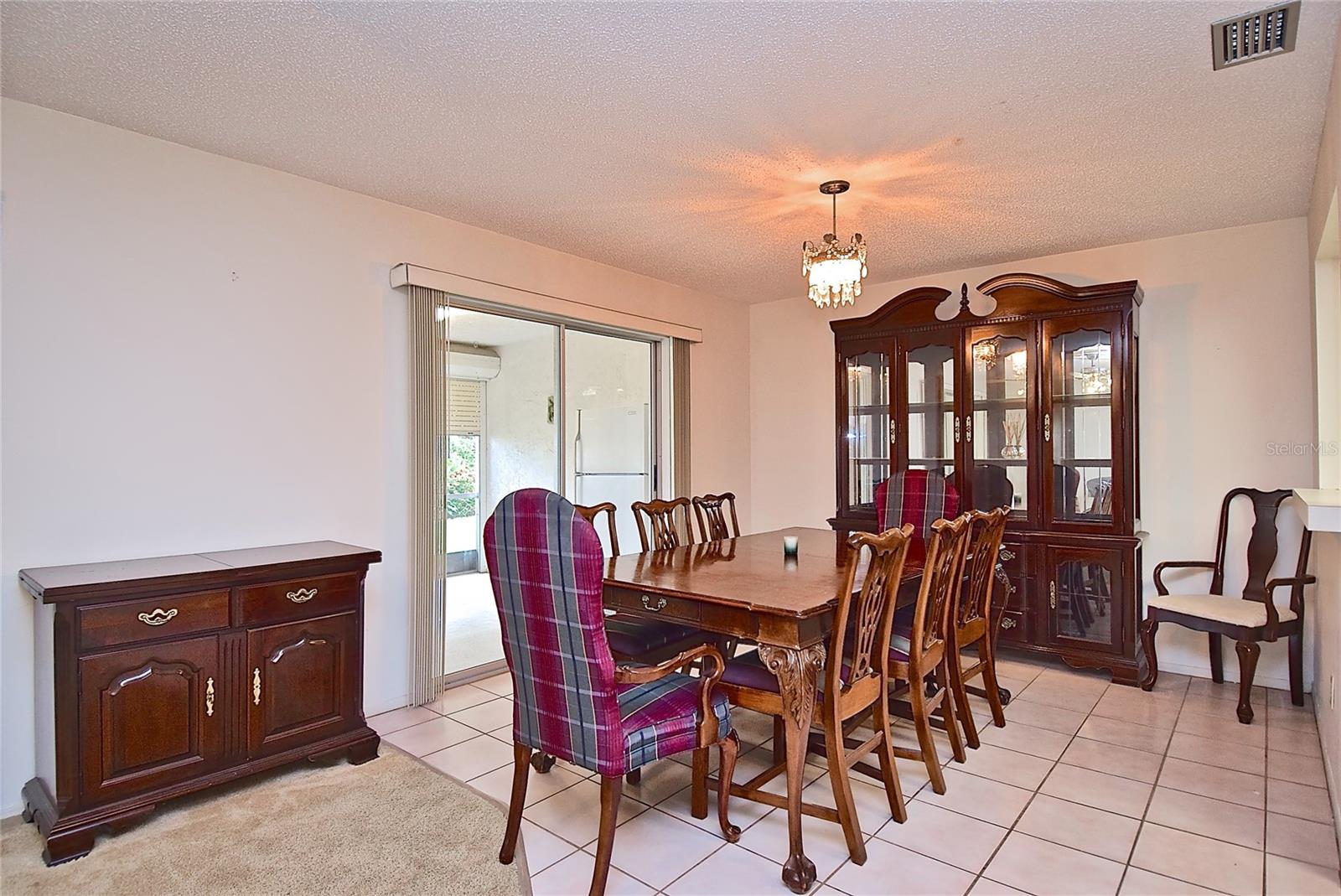 6883 W COUNTRY CLUB LN, SARASOTA FL 34243-3511 - PALM-AIRE AT SARASOTA 9-B, SARASOTA