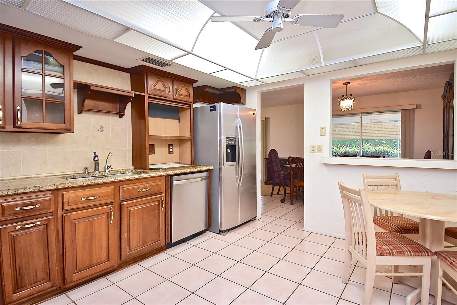 6883 W COUNTRY CLUB LN, SARASOTA FL 34243-3511 - PALM-AIRE AT SARASOTA 9-B, SARASOTA