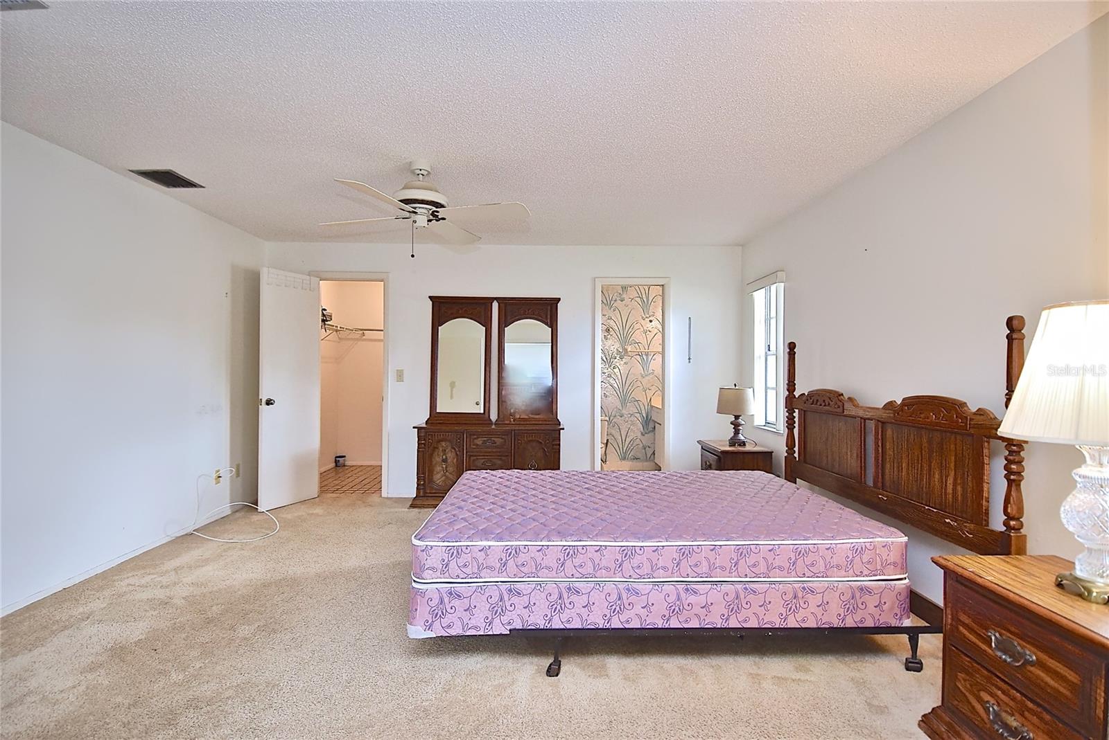 6883 W COUNTRY CLUB LN, SARASOTA FL 34243-3511 - PALM-AIRE AT SARASOTA 9-B, SARASOTA