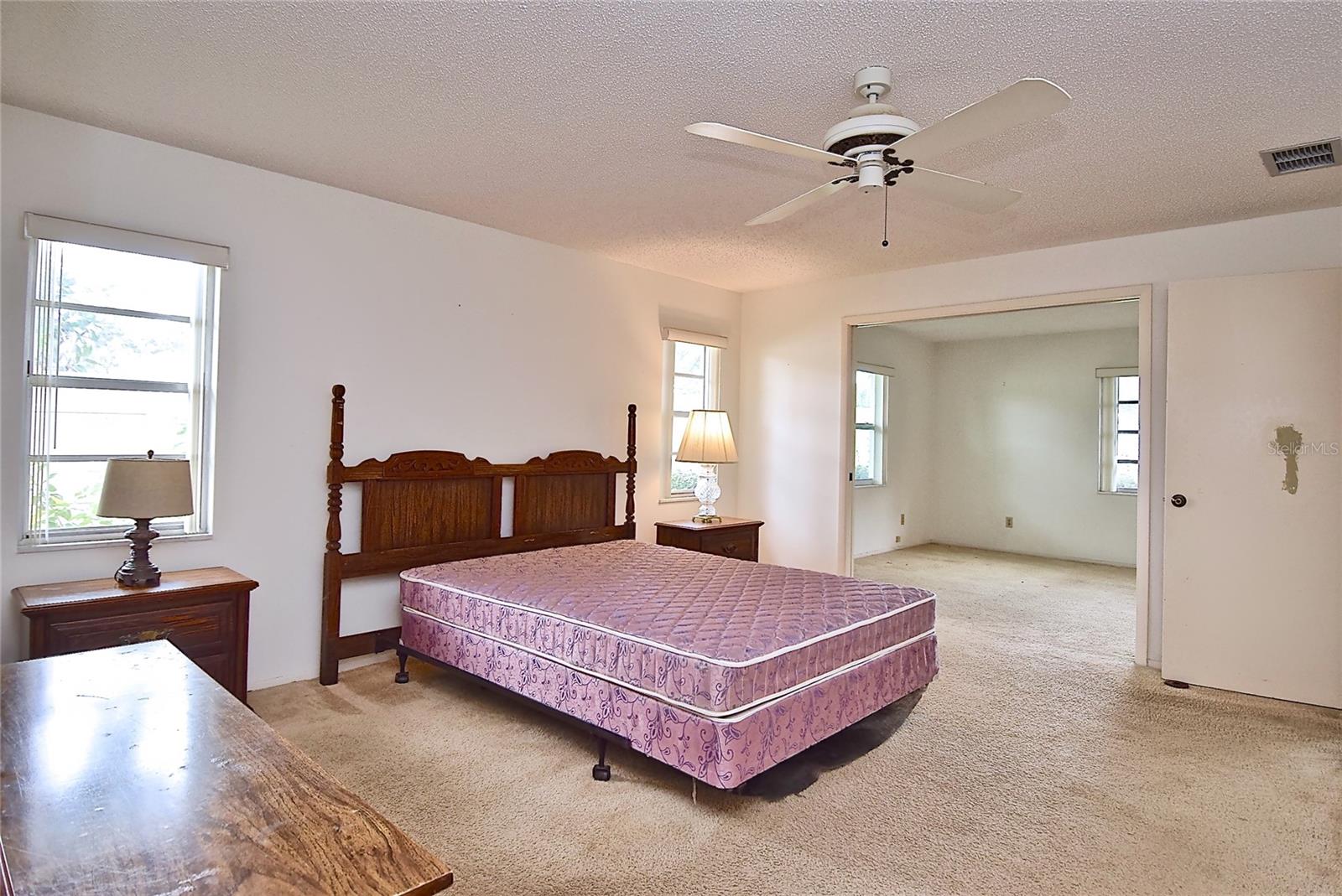 6883 W COUNTRY CLUB LN, SARASOTA FL 34243-3511 - PALM-AIRE AT SARASOTA 9-B, SARASOTA