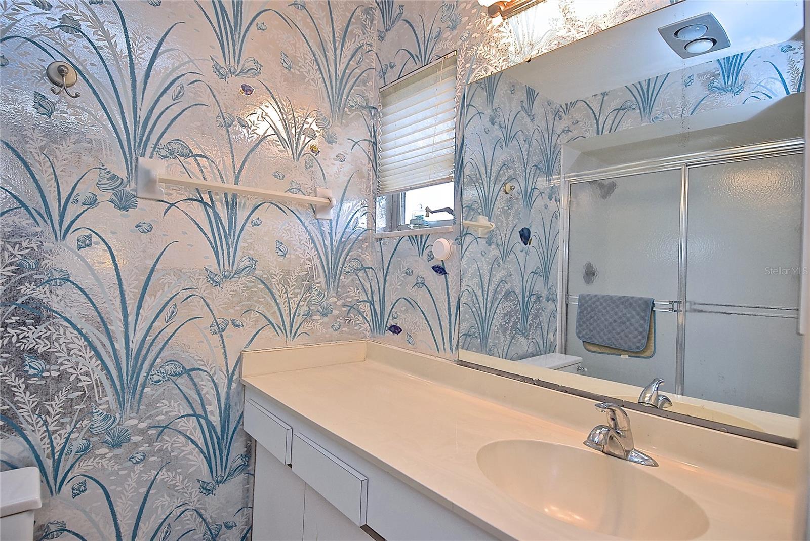 6883 W COUNTRY CLUB LN, SARASOTA FL 34243-3511 - PALM-AIRE AT SARASOTA 9-B, SARASOTA