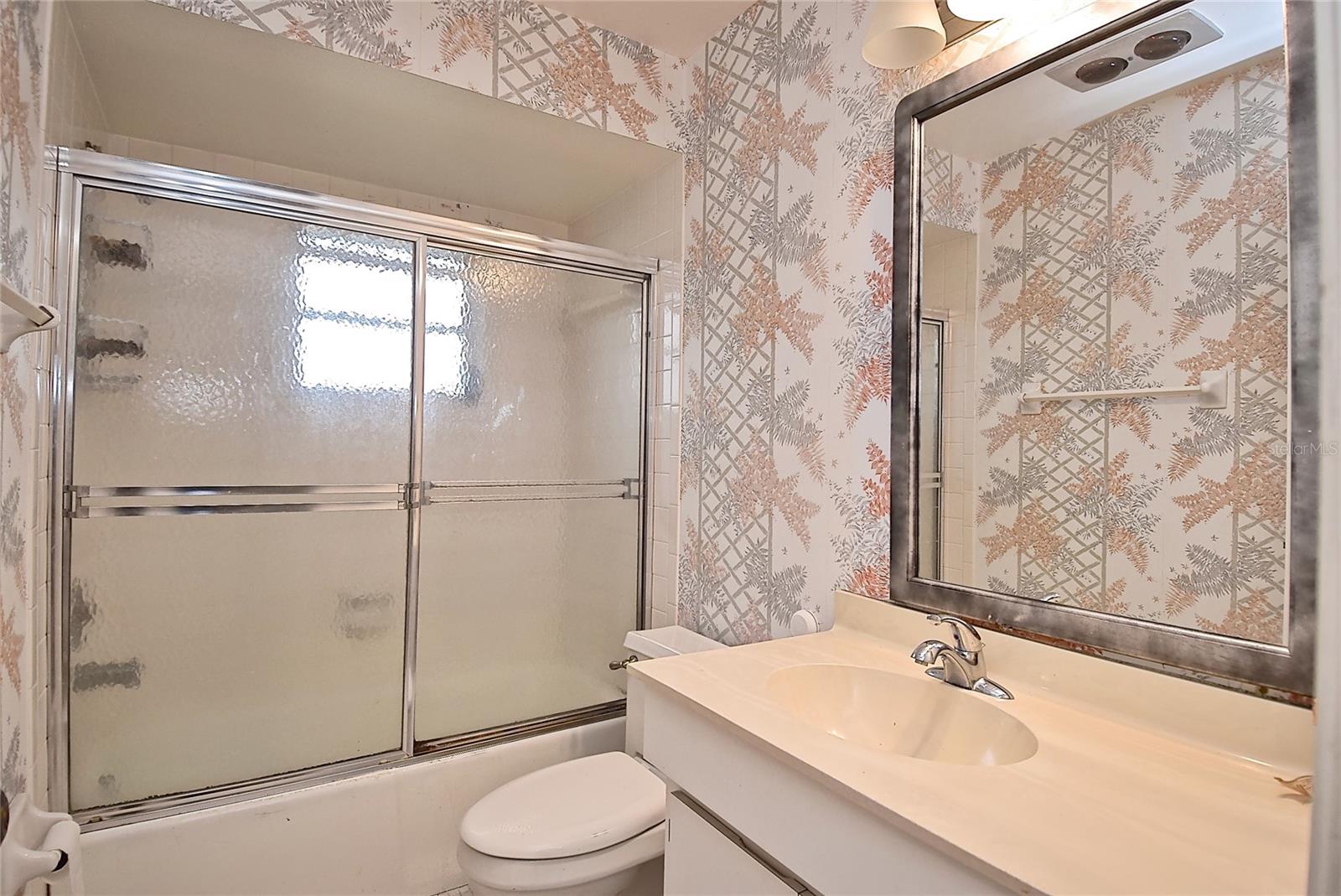 6883 W COUNTRY CLUB LN, SARASOTA FL 34243-3511 - PALM-AIRE AT SARASOTA 9-B, SARASOTA