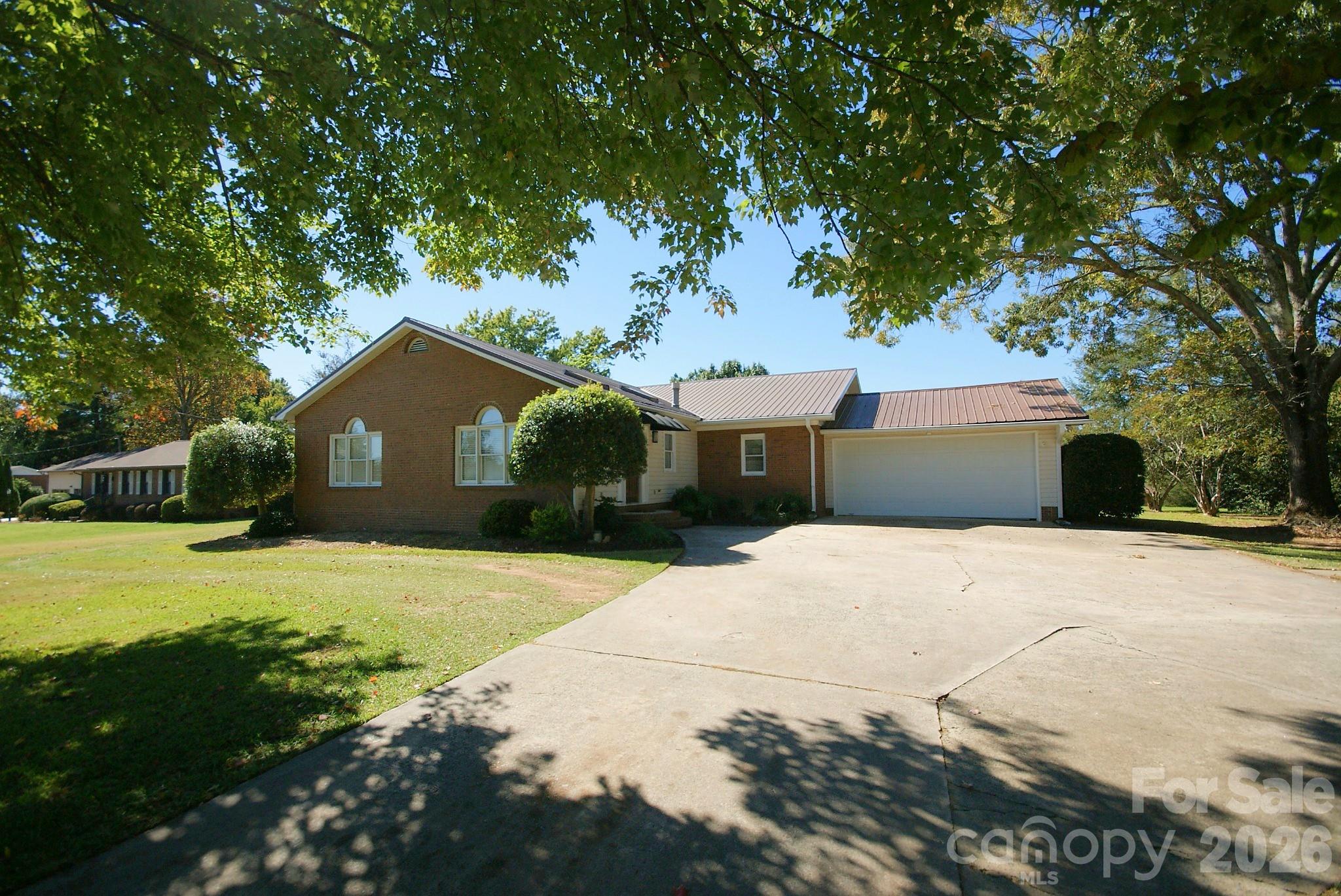 Single Family Residence at 2122 Griffith Road, Monroe, photo 2 of 36