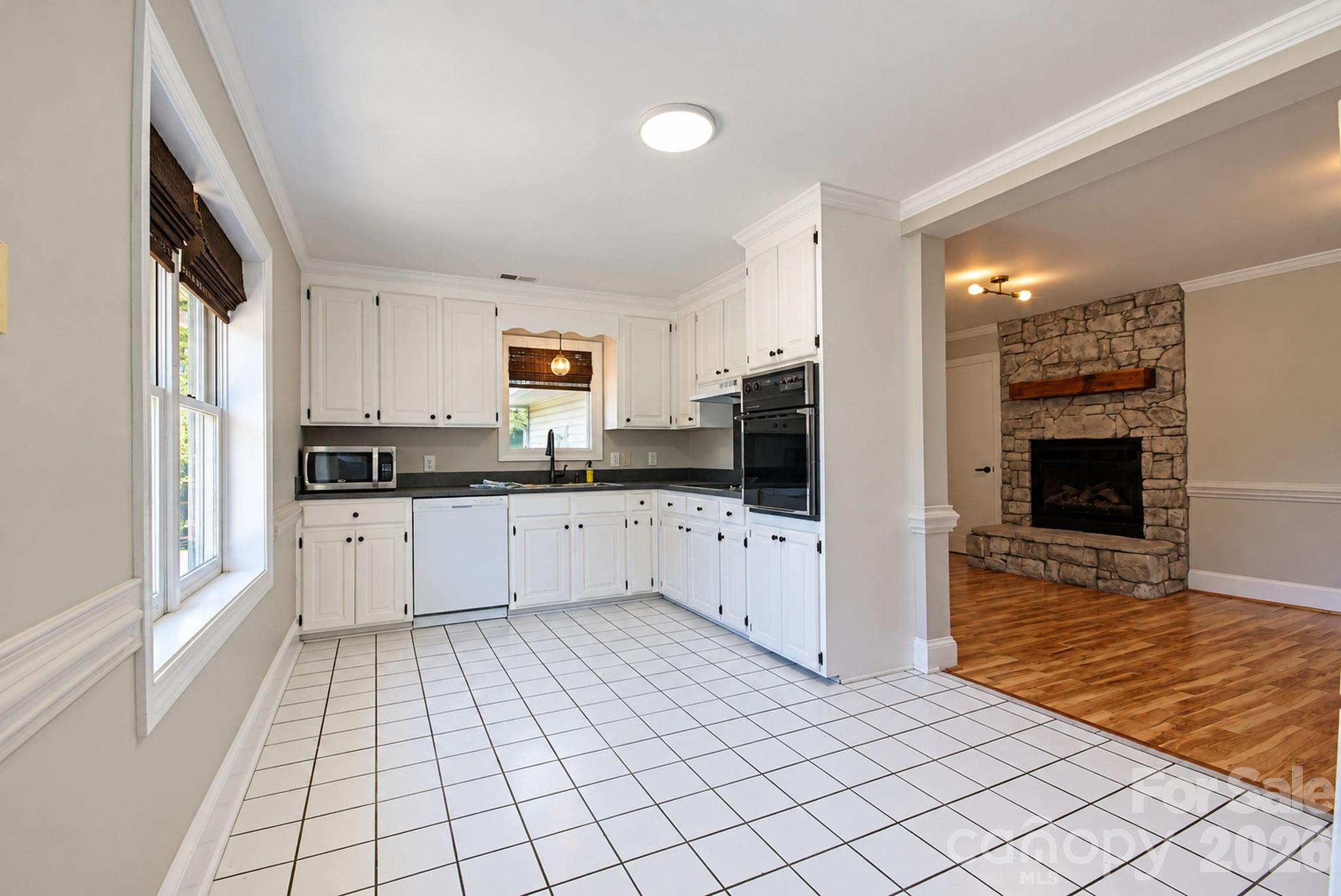 Single Family Residence at 2122 Griffith Road, Monroe, photo 11 of 36