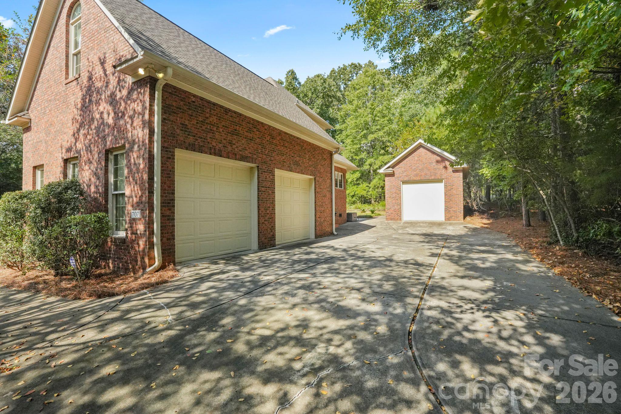 Single Family Residence at 707 Mayfield Court, Fort Mill, photo 52 of 61