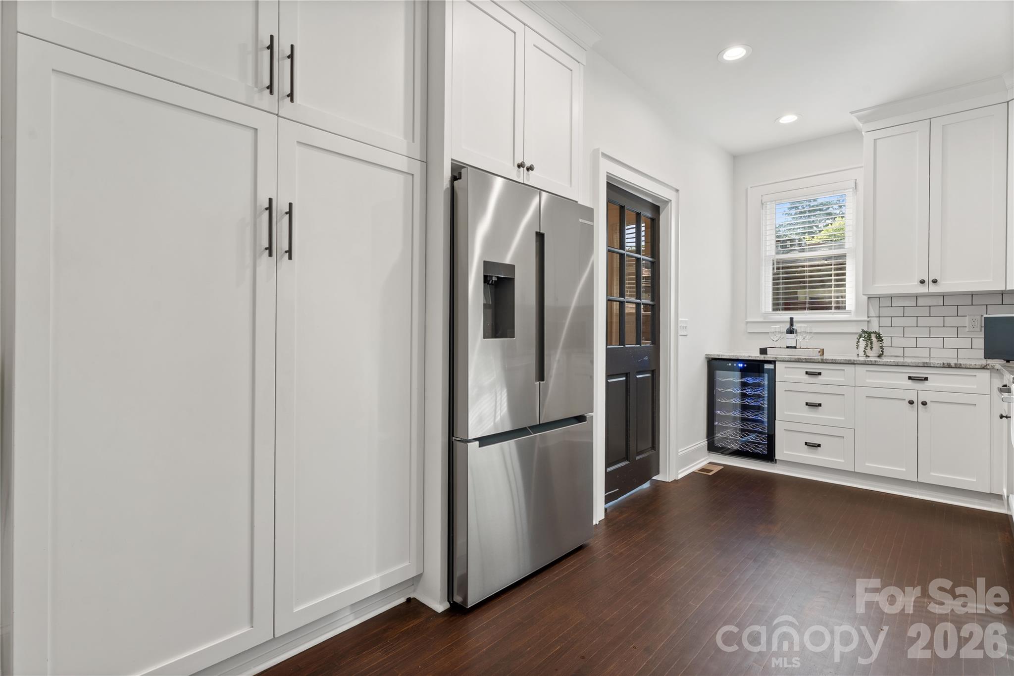 Single Family Residence at 429 Pecan Avenue, Charlotte, photo 6 of 32