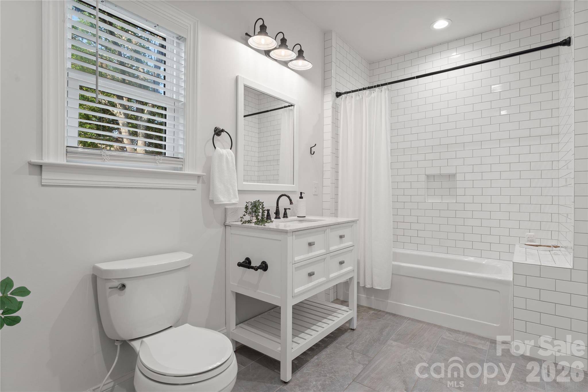 Single Family Residence at 429 Pecan Avenue, Charlotte, photo 18 of 32