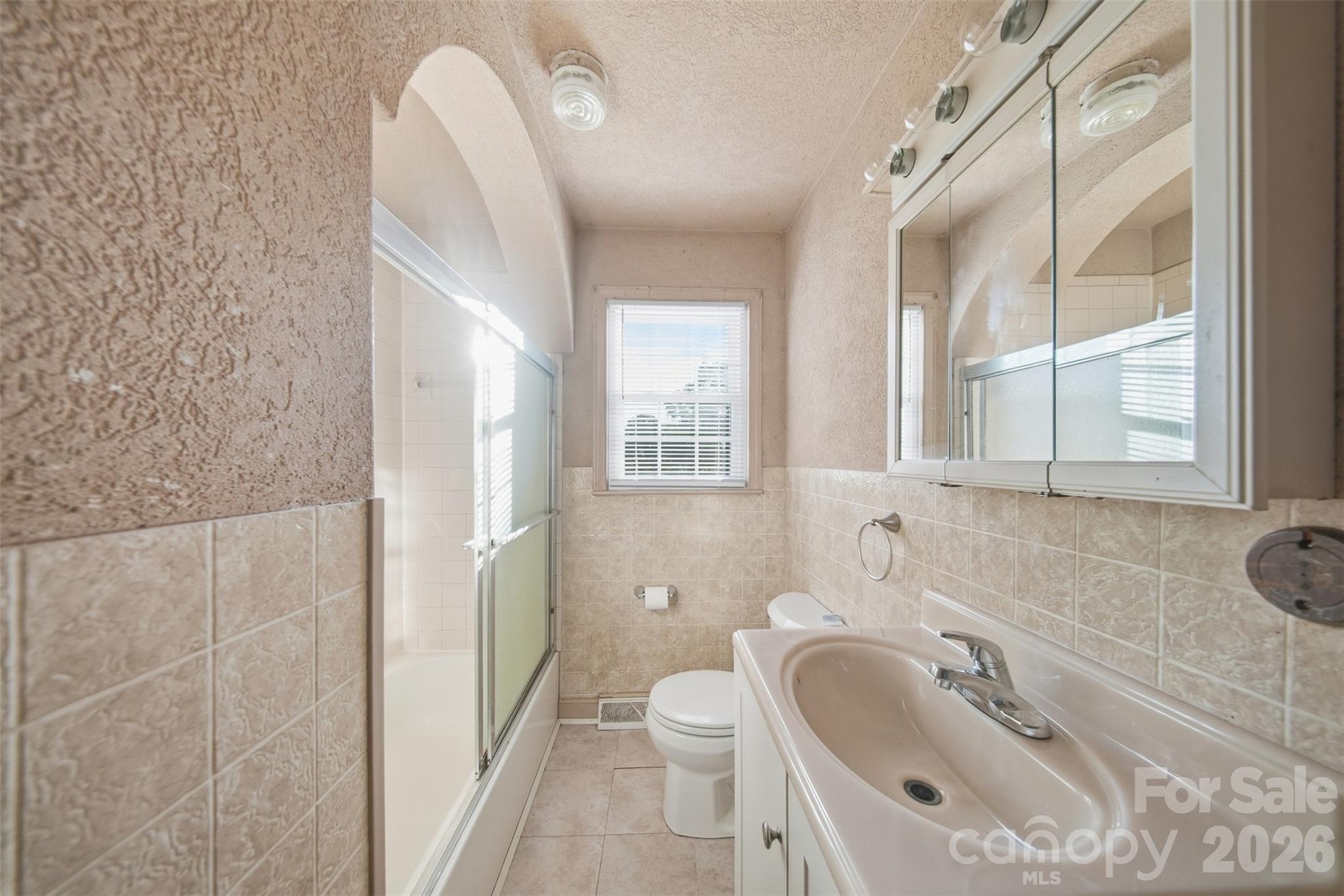 Single Family Residence at 5349 S New Hope Road, Belmont, photo 13 of 24