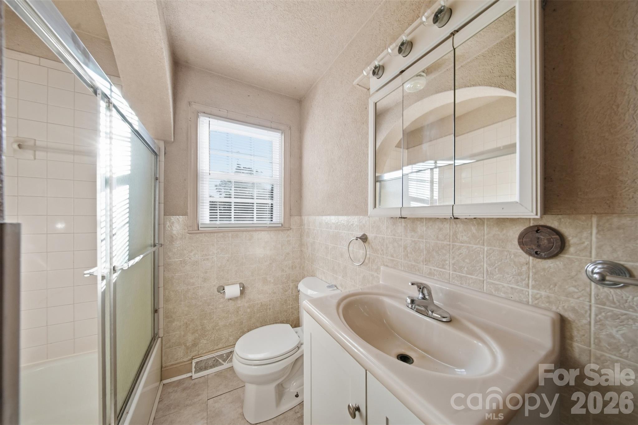 Single Family Residence at 5349 S New Hope Road, Belmont, photo 14 of 24