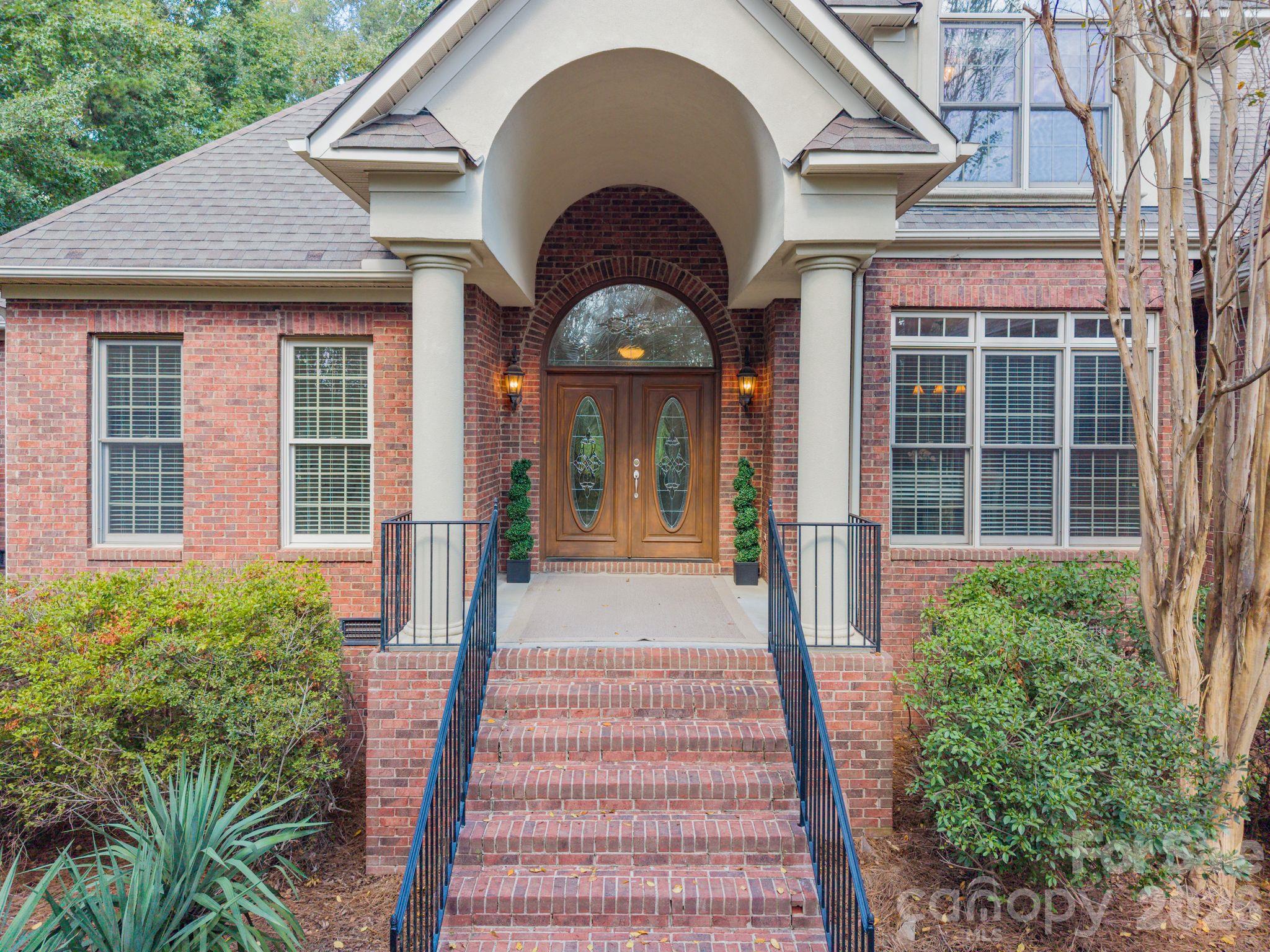 Single Family Residence at 707 Mayfield Court, Fort Mill, photo 5 of 61
