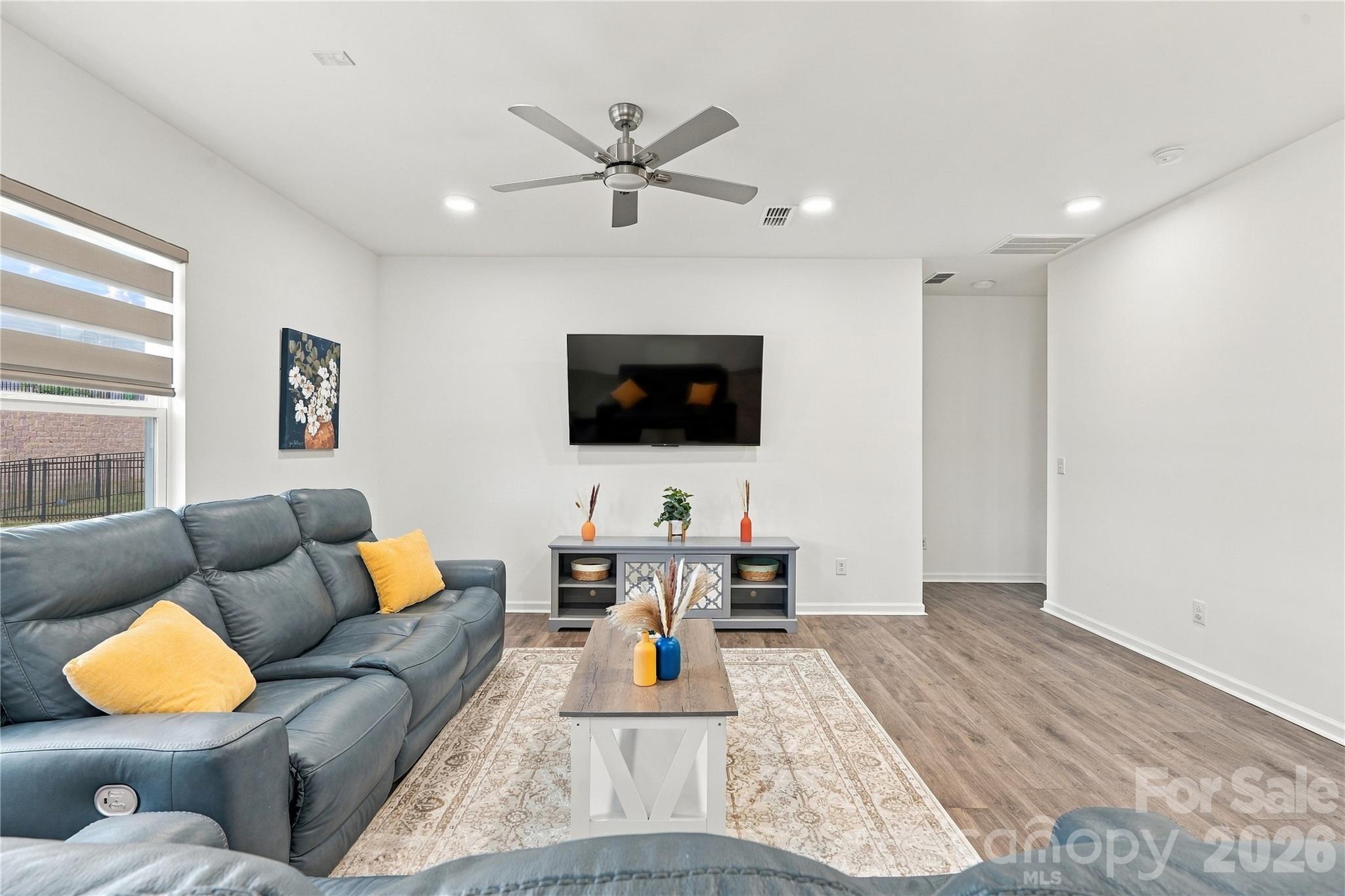 Single Family Residence at 11126 Glasden Road, Charlotte, photo 12 of 45