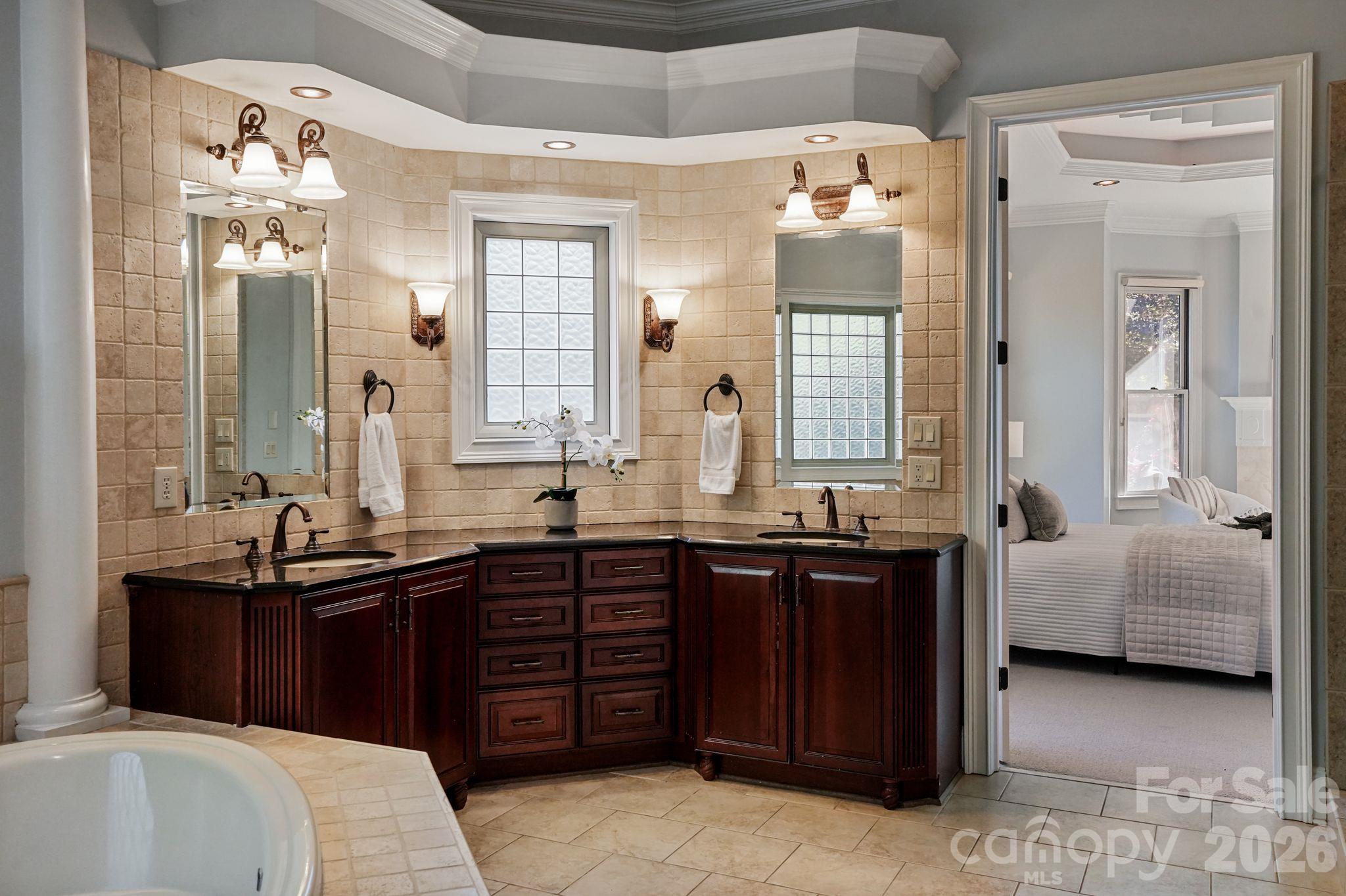 Single Family Residence at 2073 Sugar Pond Court, Fort Mill, photo 19 of 47
