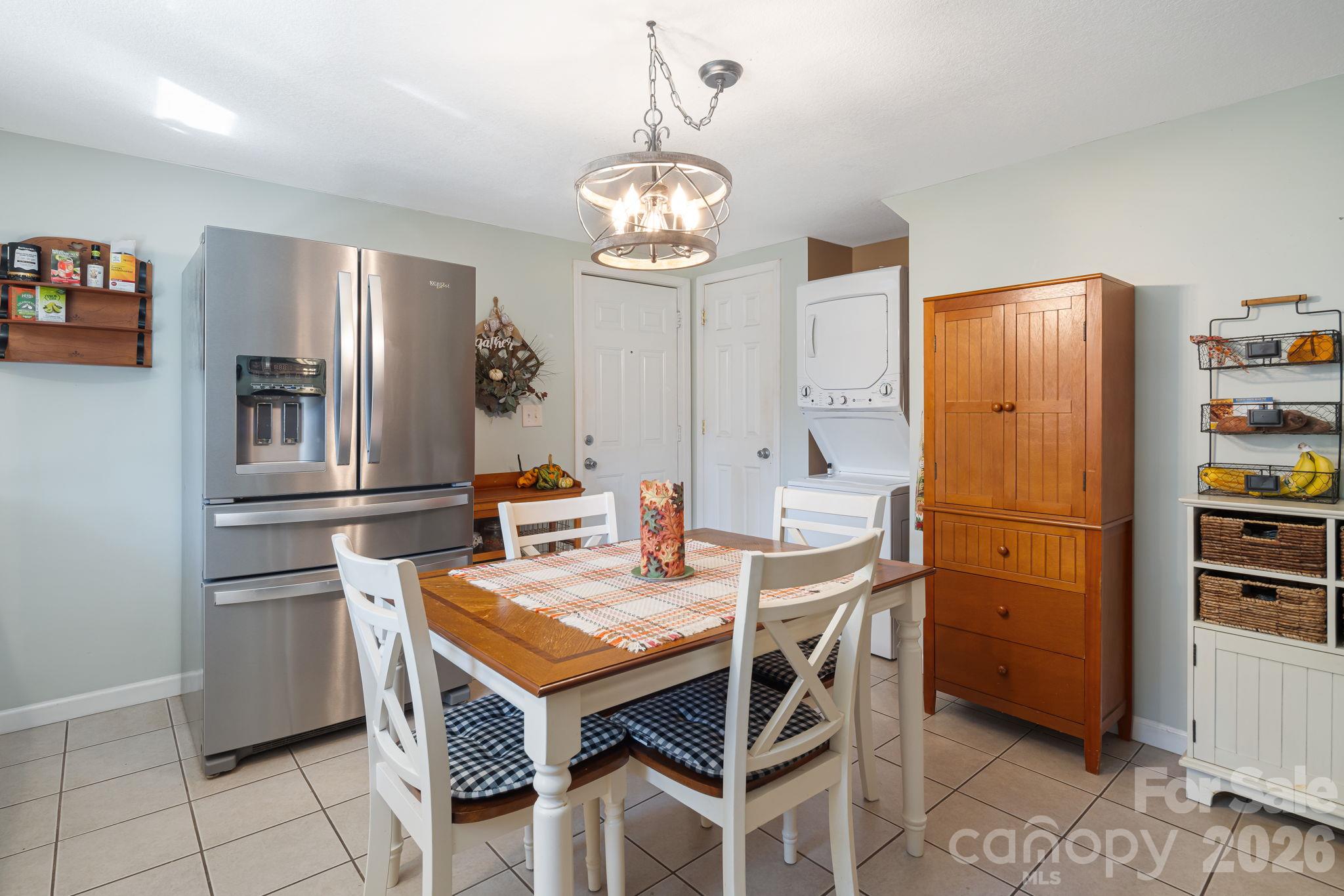 Dining area - 39 Brown Cove Road, Clyde