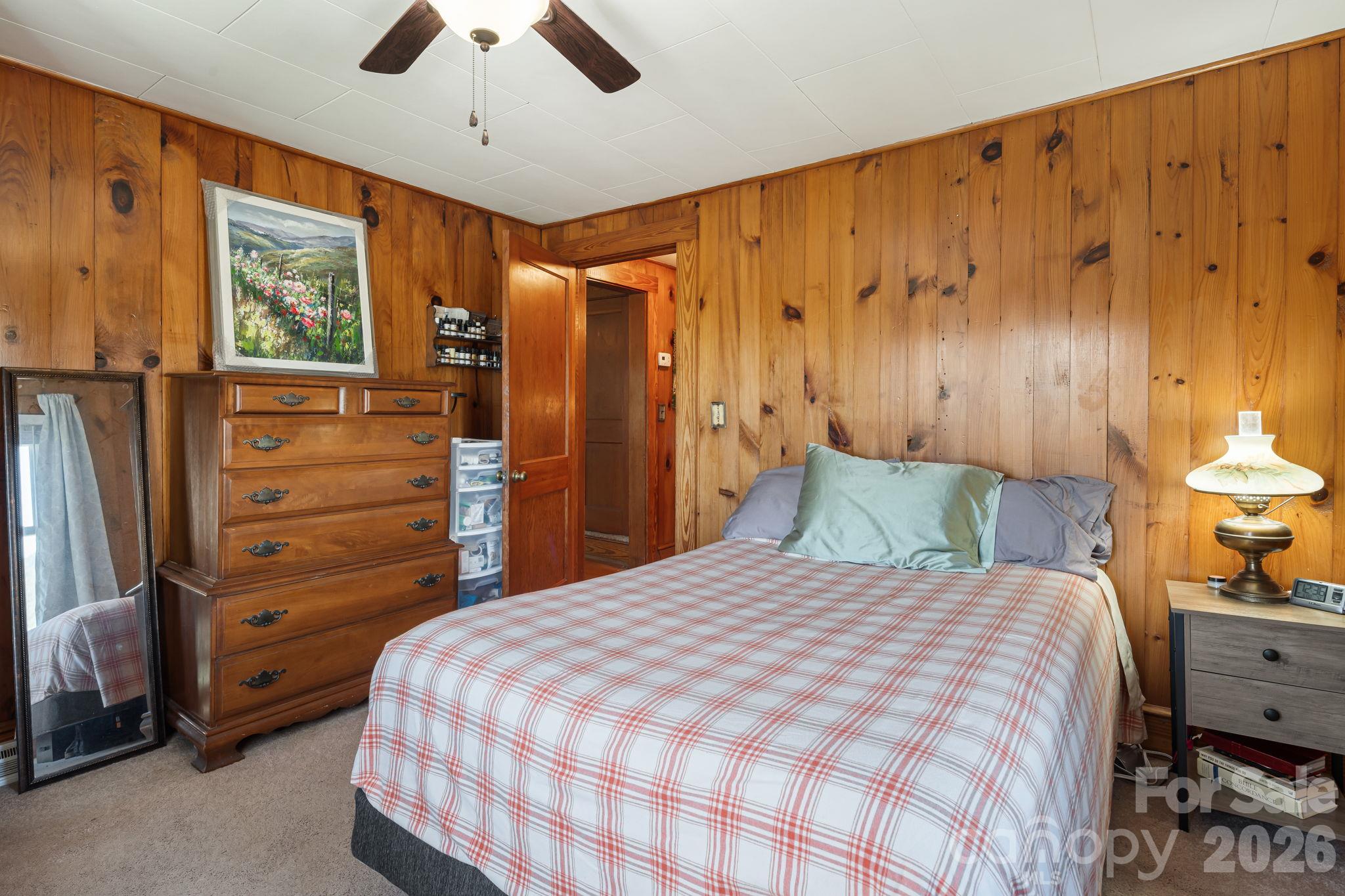 Main floor bedroom - 39 Brown Cove Road, Clyde