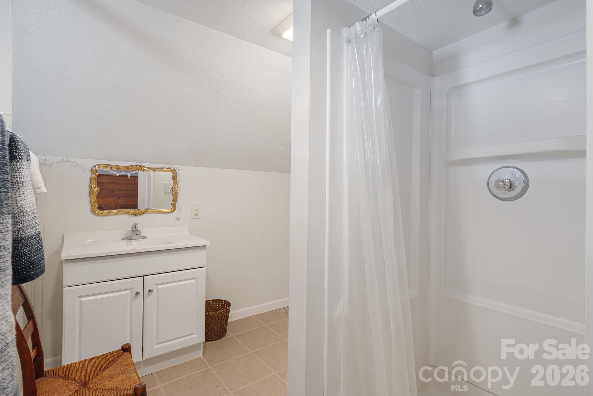 Second floor bathroom - 39 Brown Cove Road, Clyde