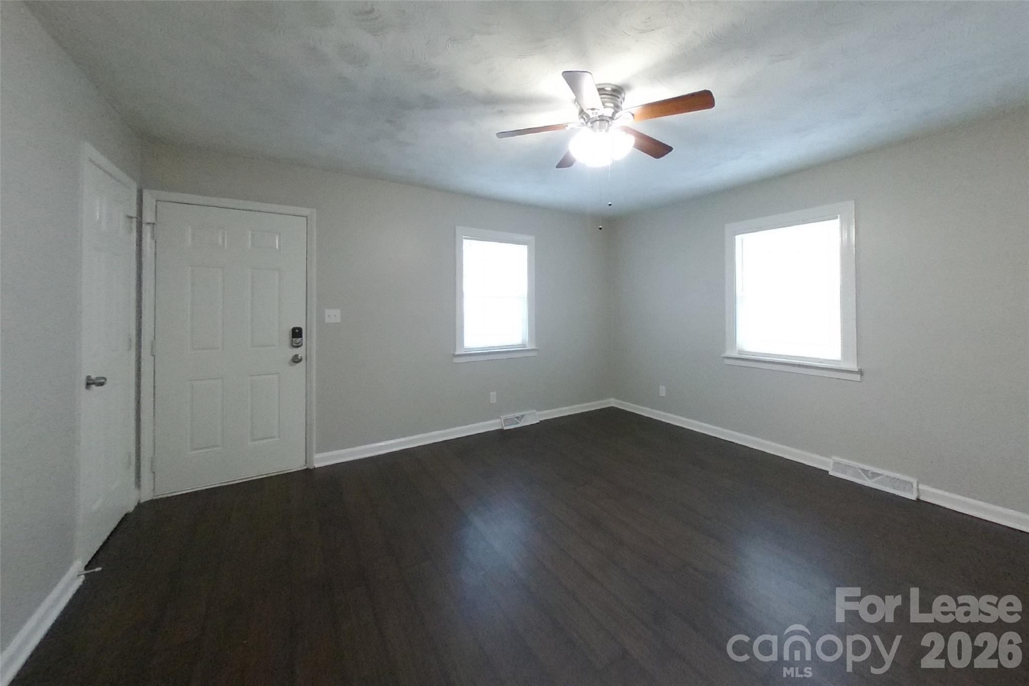 Single Family Residence at 4300 Oak Forest Drive, Charlotte, photo 3 of 15