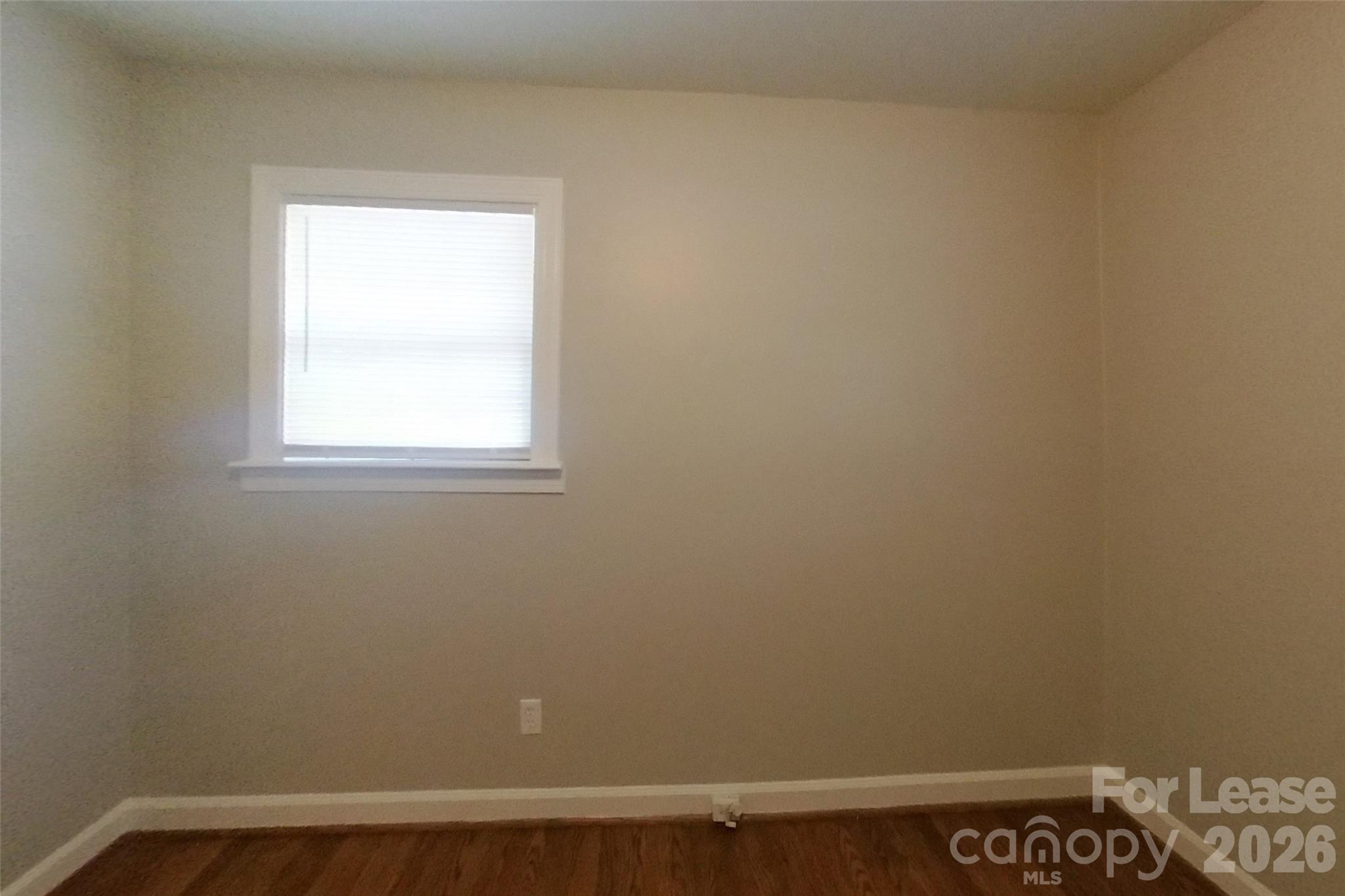 Single Family Residence at 4300 Oak Forest Drive, Charlotte, photo 9 of 15