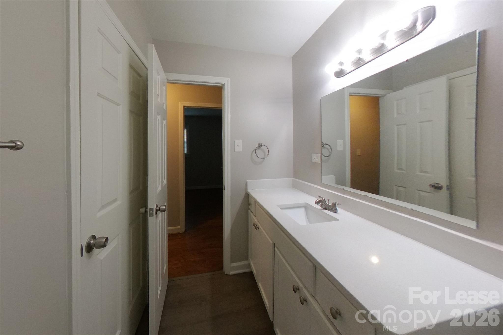 Single Family Residence at 4300 Oak Forest Drive, Charlotte, photo 13 of 15