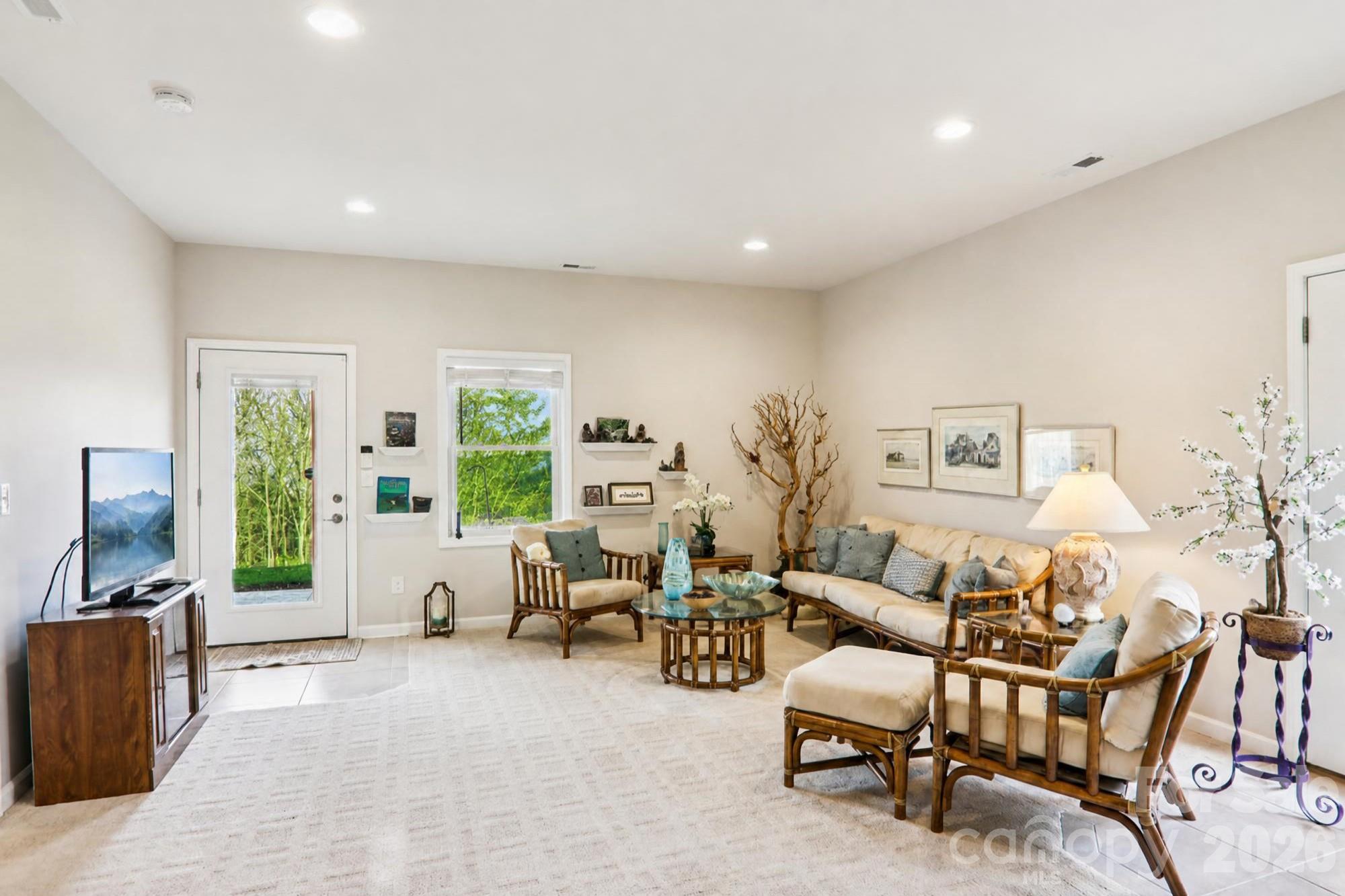 Single Family Residence at 14 Chandra Lane, Clyde, photo 27 of 47