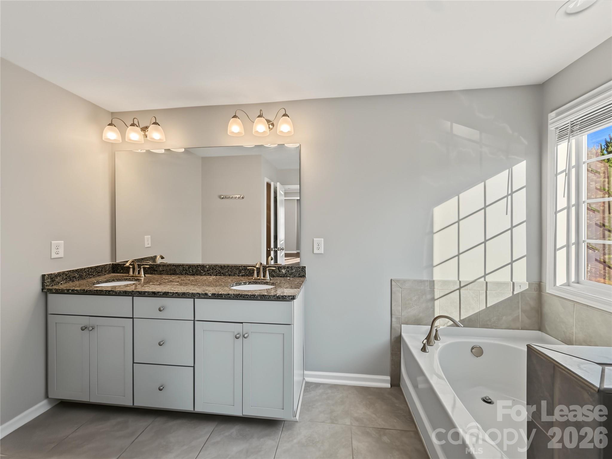 Single Family Residence at 4040 Shadowbrook Road, Waxhaw, photo 32 of 42
