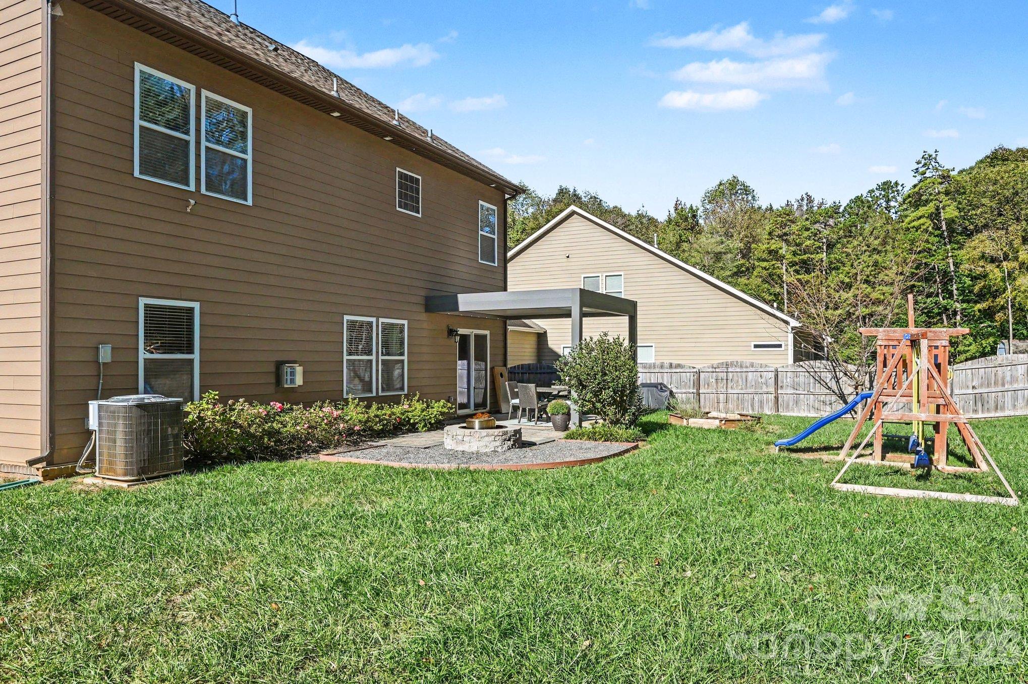 Single Family Residence at 8116 Goodall Court, Mint Hill, photo 26 of 29