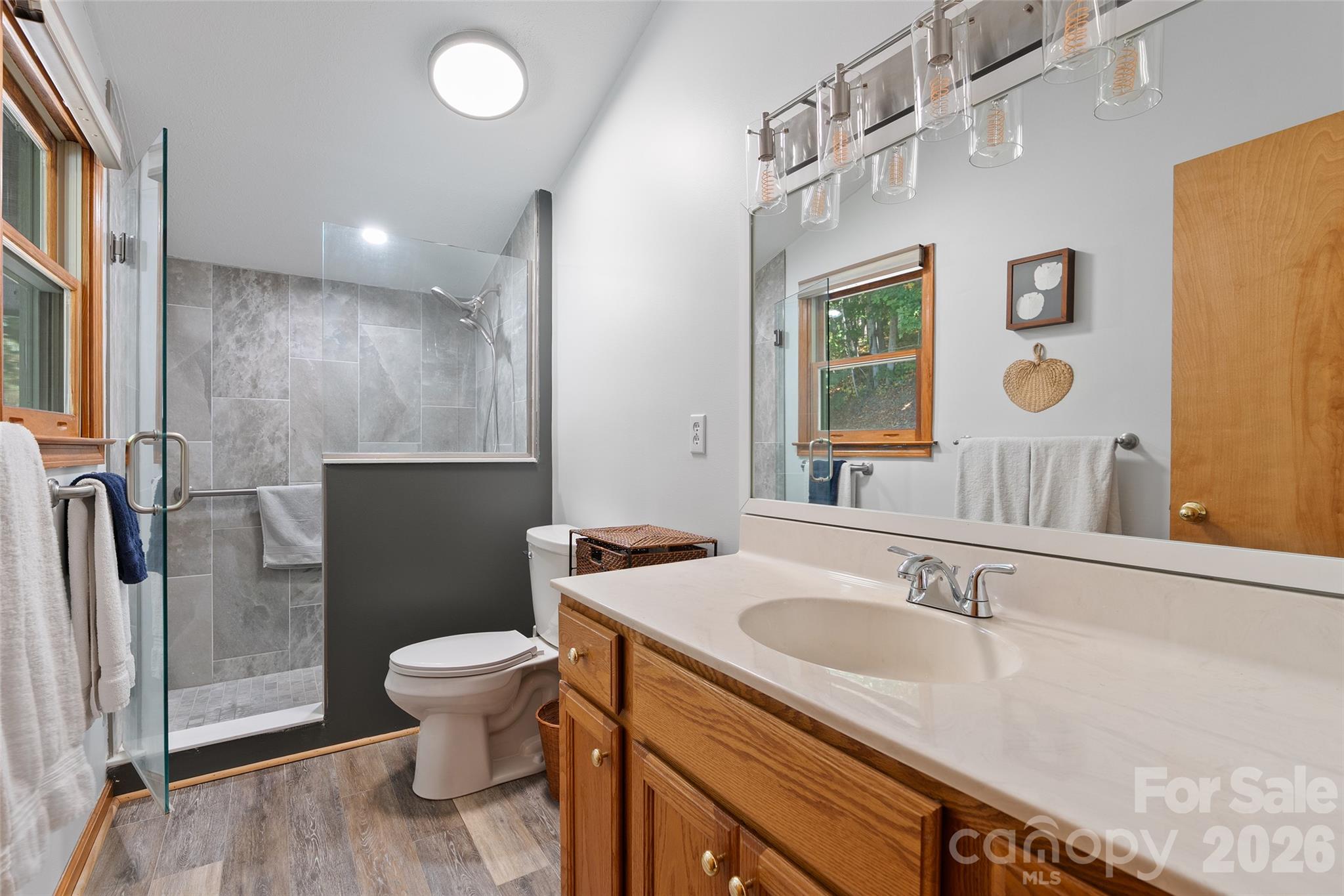Single Family Residence at 471 McNary Drive, Clyde, photo 18 of 39