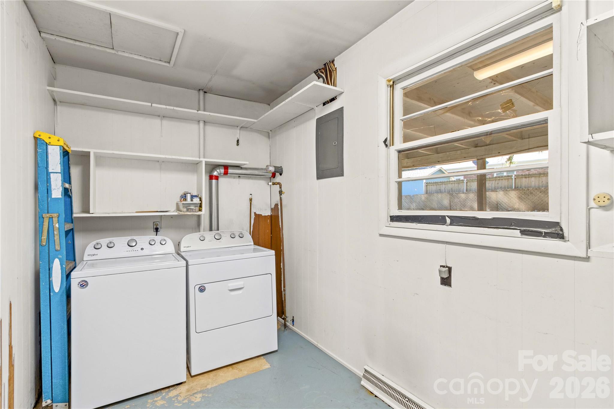 Laundry - 522 Carolina Avenue N, Statesville