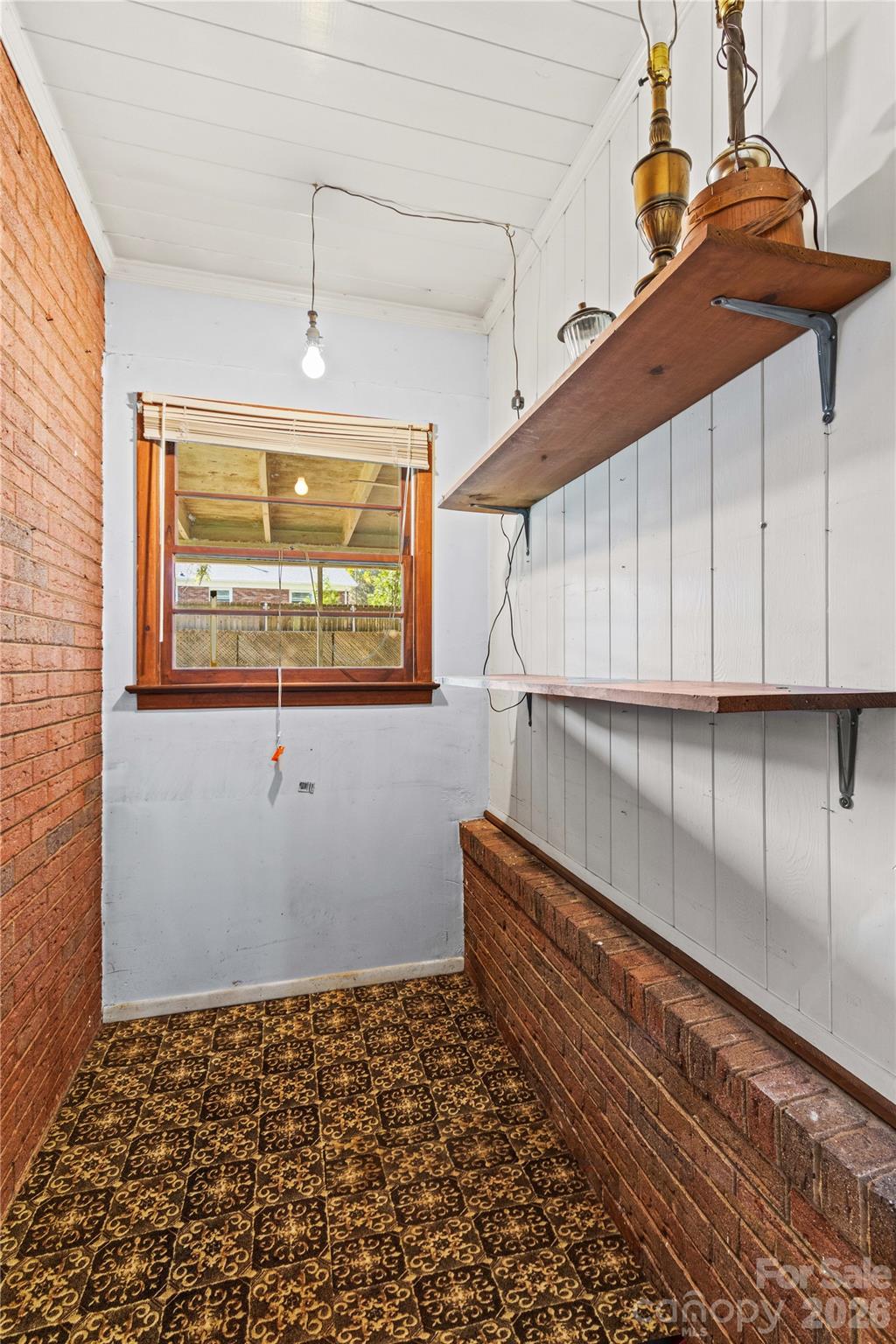 Could use as pantry-also used as small office - 522 Carolina Avenue N, Statesville