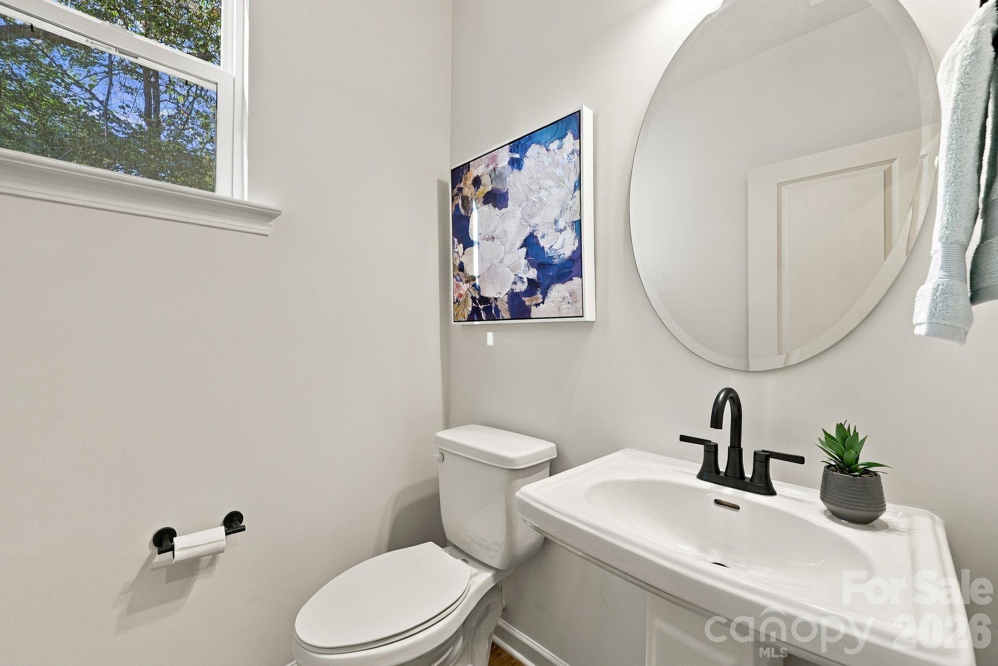 Main floor half bath - 4715 Crestmont Drive, Charlotte