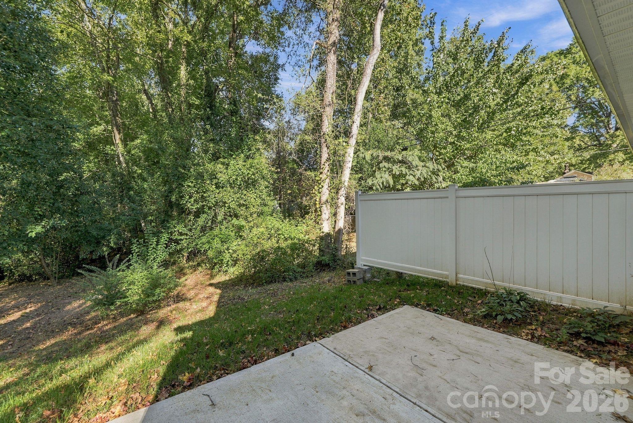 Privacy fence between the duets - 4715 Crestmont Drive, Charlotte