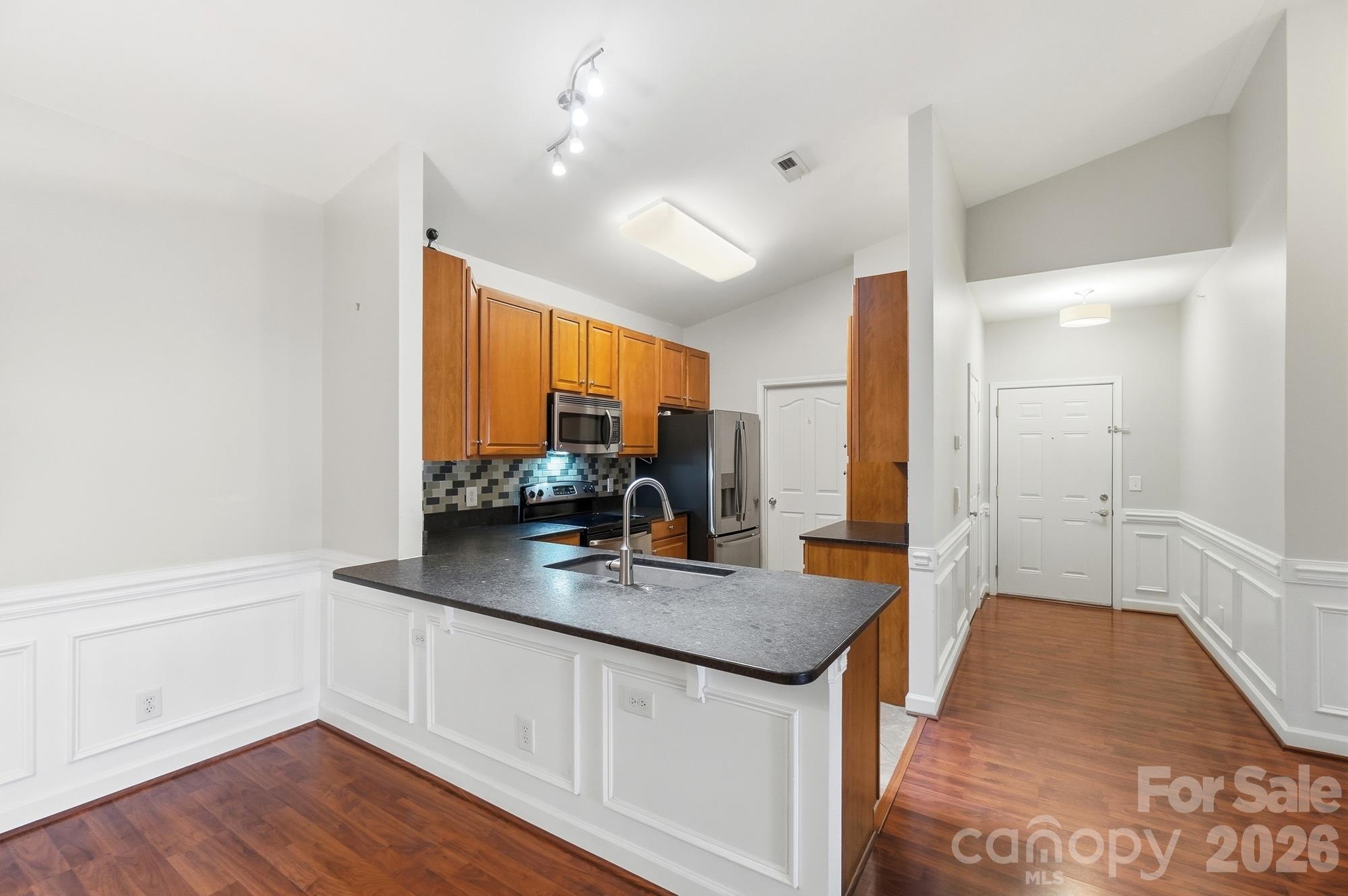 Condominium at 16752 Amberside Road, Cornelius, photo 6 of 40