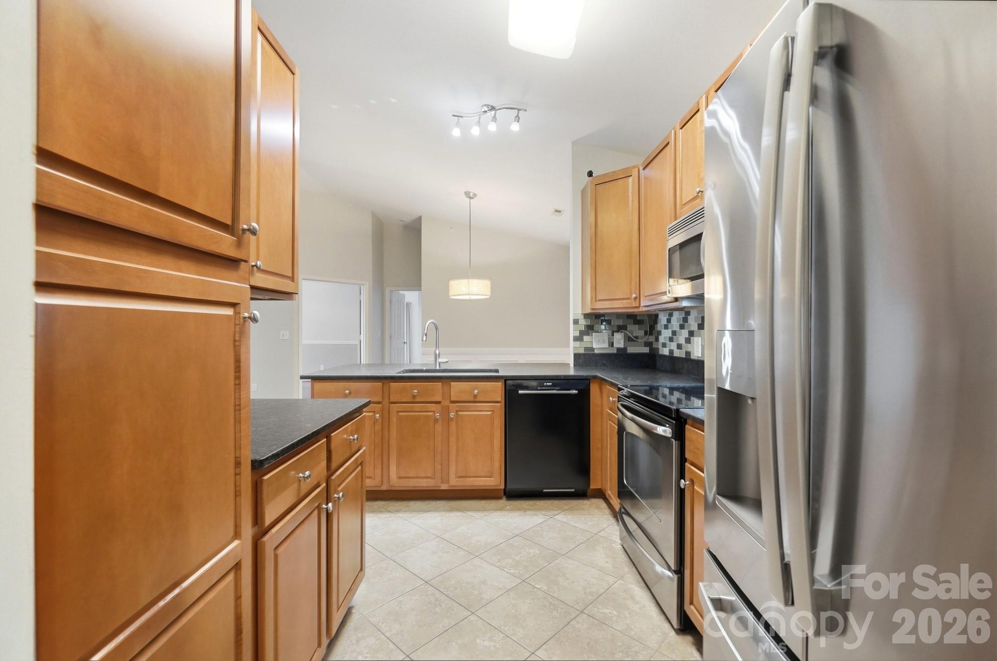 Condominium at 16752 Amberside Road, Cornelius, photo 11 of 40