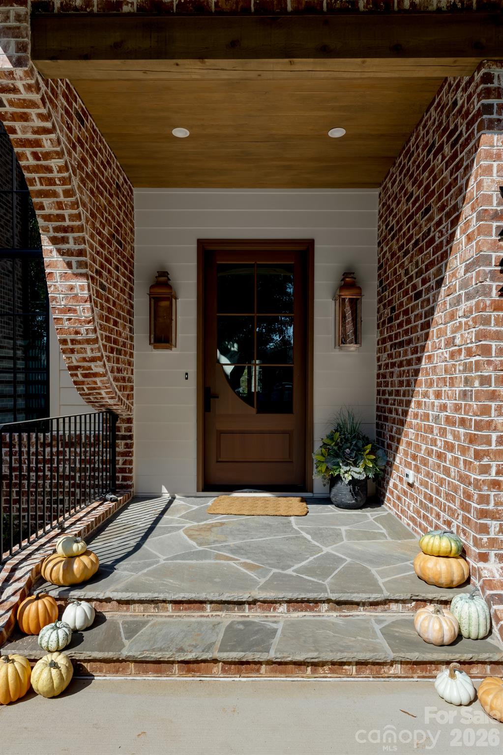 Single Family Residence at 542 Lansdowne Road, Charlotte, photo 3 of 48