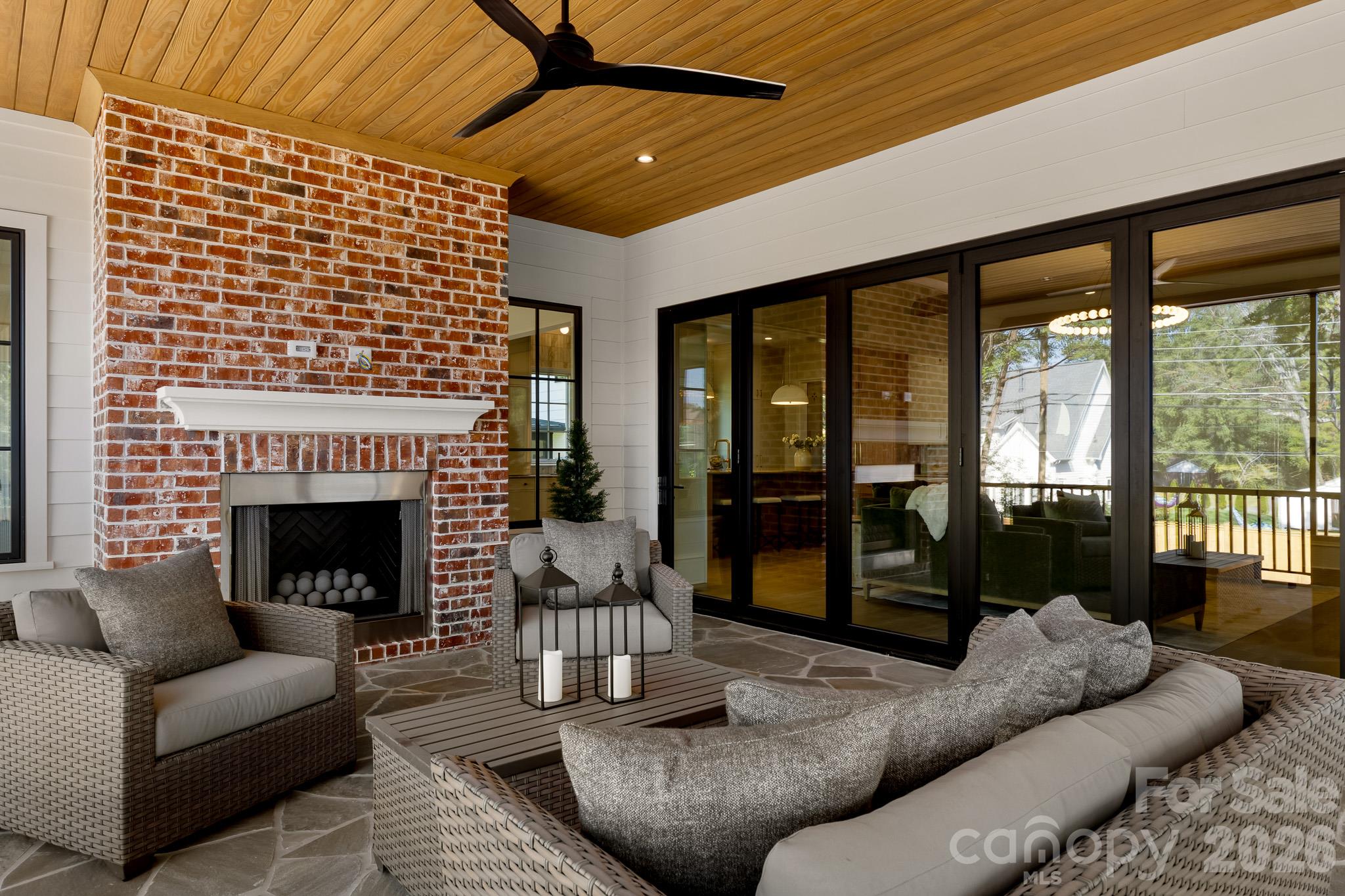 Single Family Residence at 542 Lansdowne Road, Charlotte, photo 13 of 48