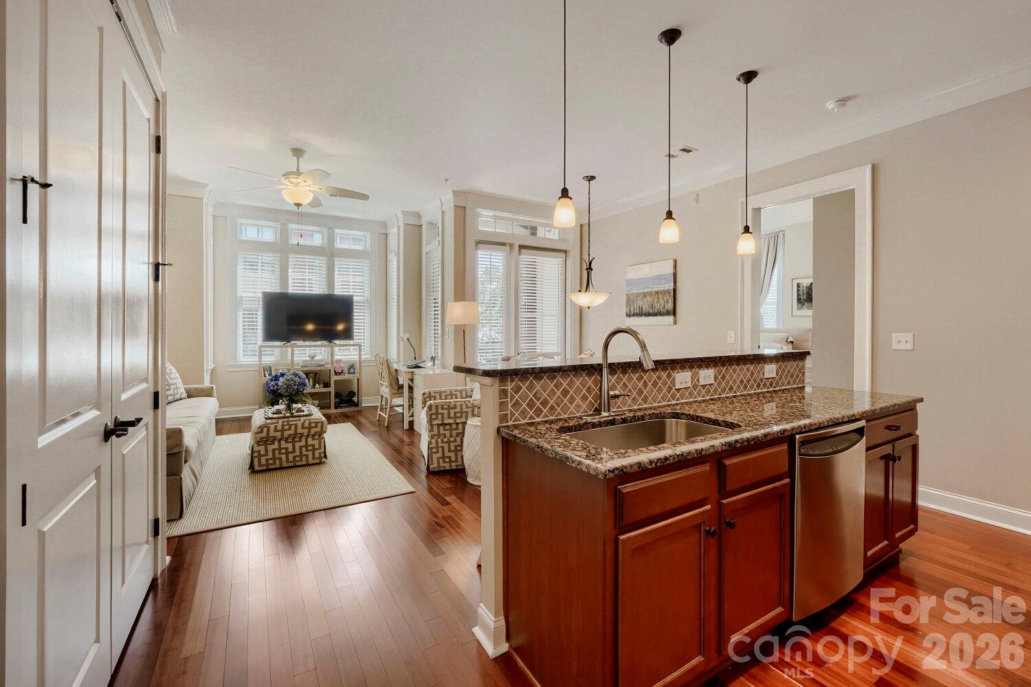 Condominium at 2810 Selwyn Avenue, Charlotte, photo 11 of 29
