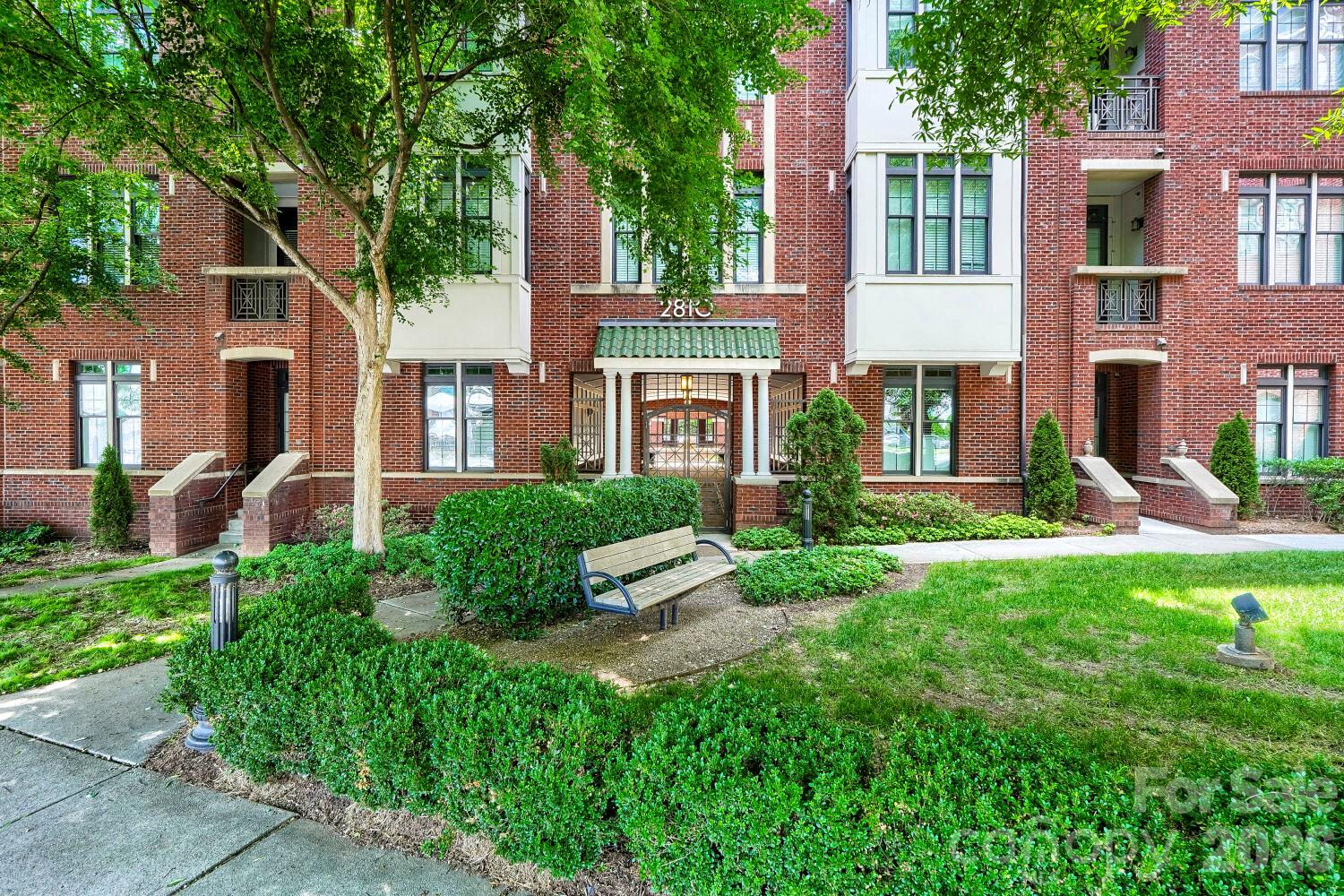 Condominium at 2810 Selwyn Avenue, Charlotte, photo 27 of 29